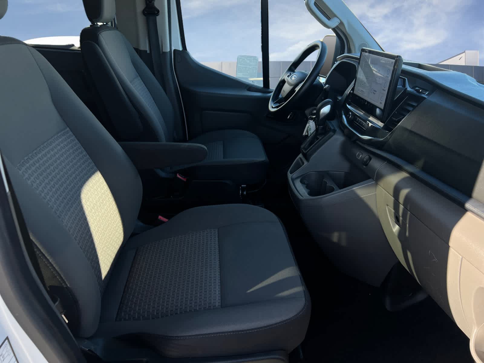 2024 Ford Transit Passenger Wagon XLT
