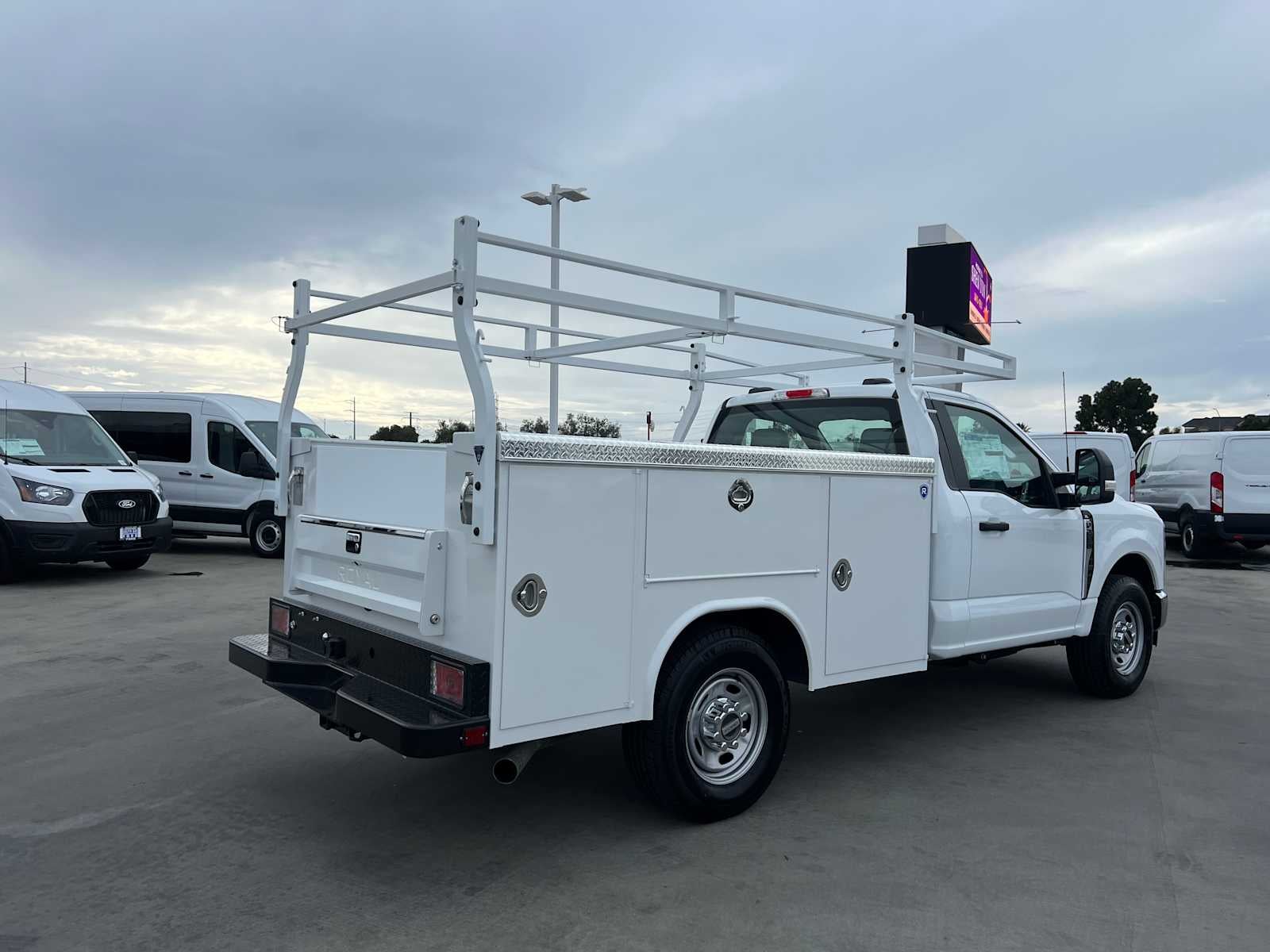 2025 Ford Super Duty F-250 SRW XL