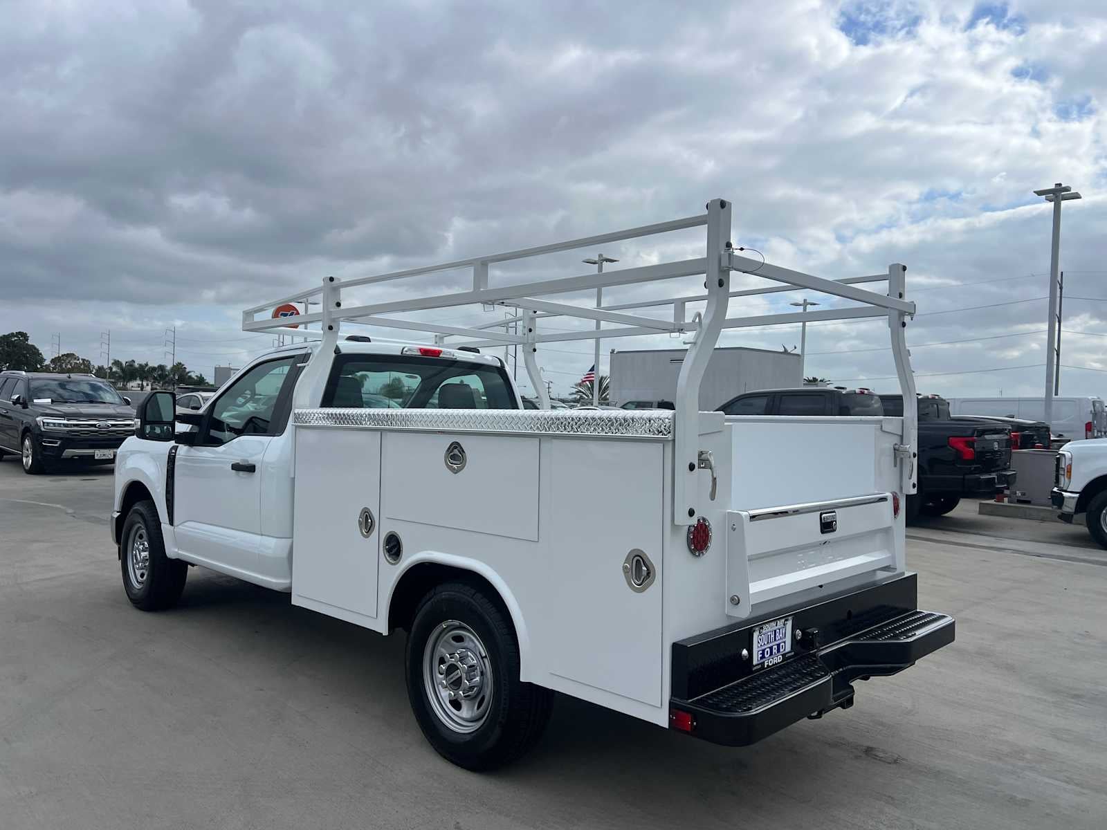 2027 Ford Super Duty F-250 SRW XL