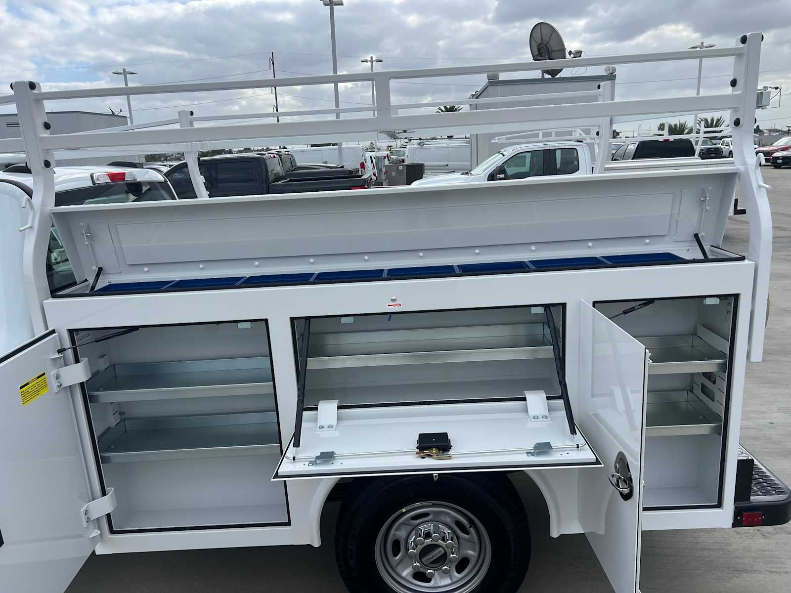 2027 Ford Super Duty F-250 SRW XL