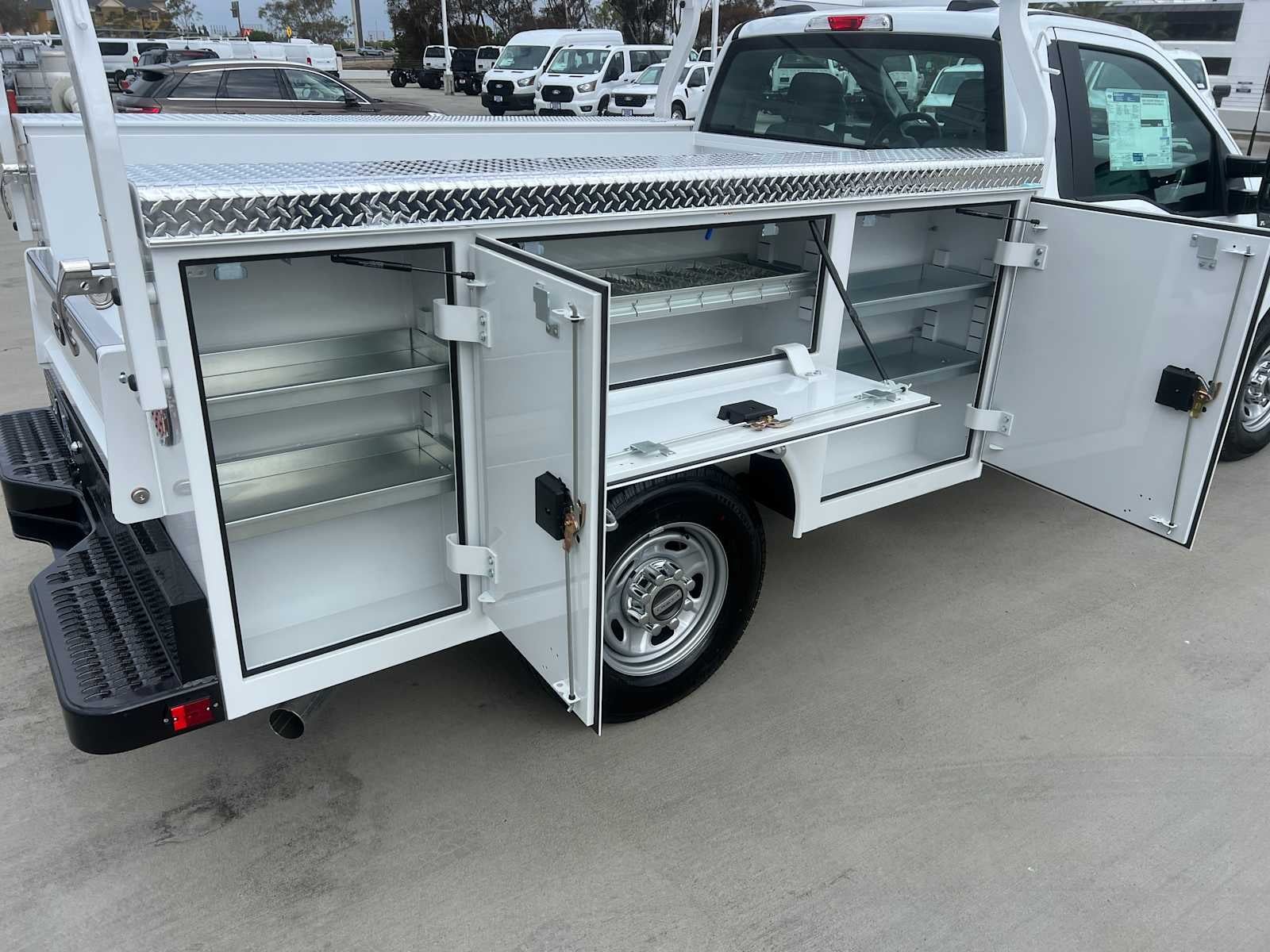 2027 Ford Super Duty F-250 SRW XL