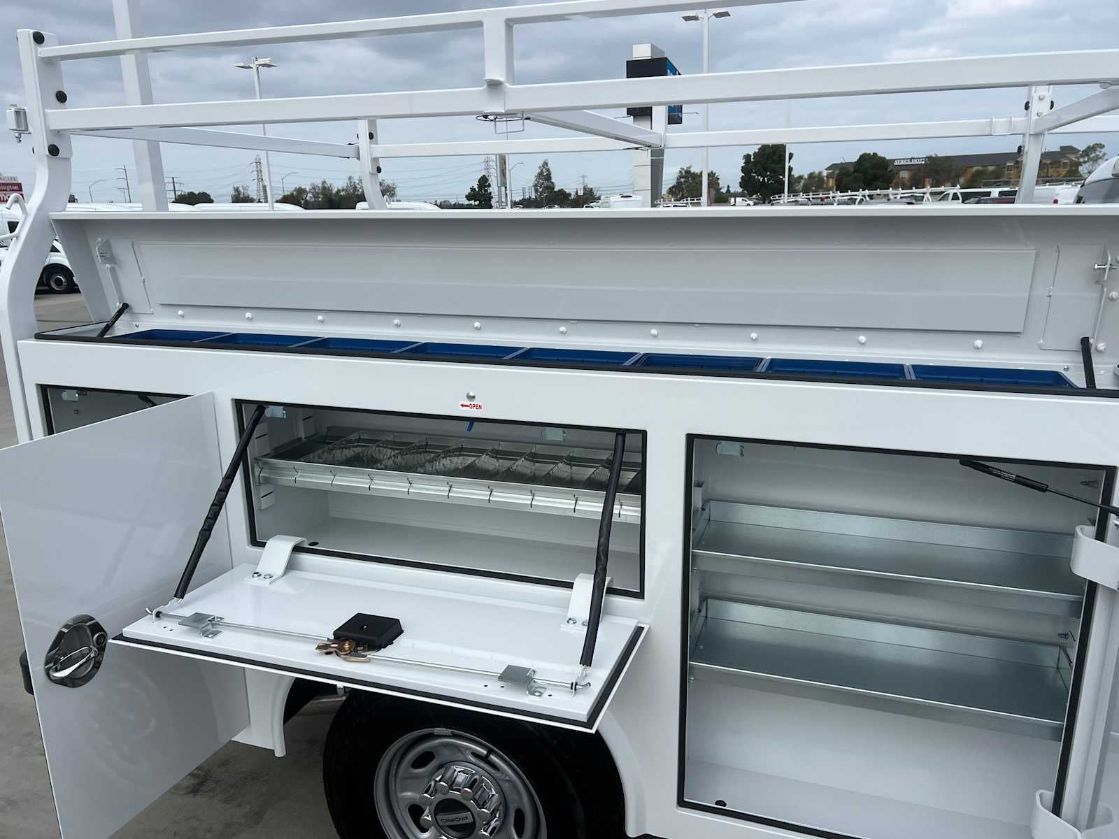 2027 Ford Super Duty F-250 SRW XL