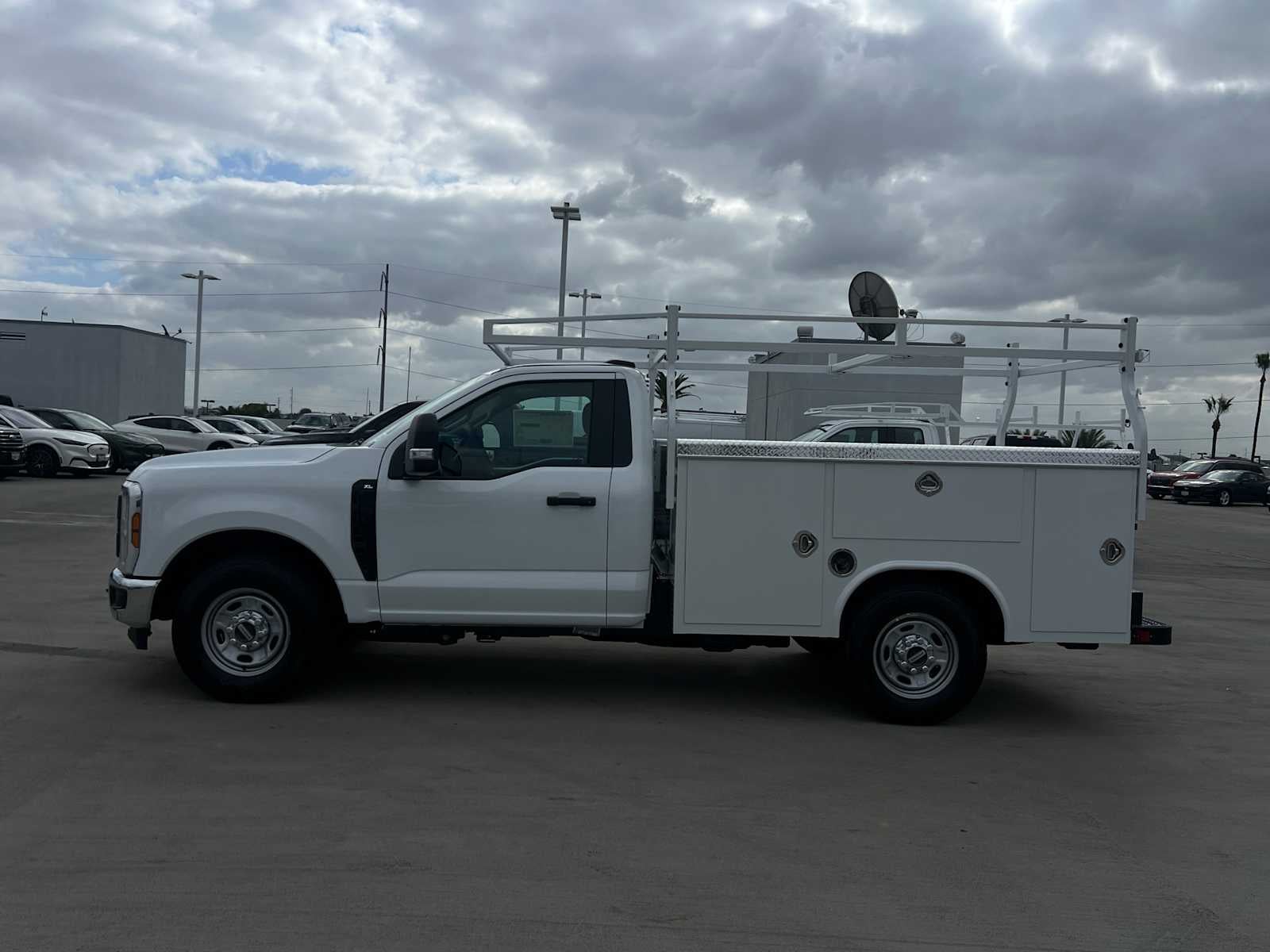 2027 Ford Super Duty F-250 SRW XL