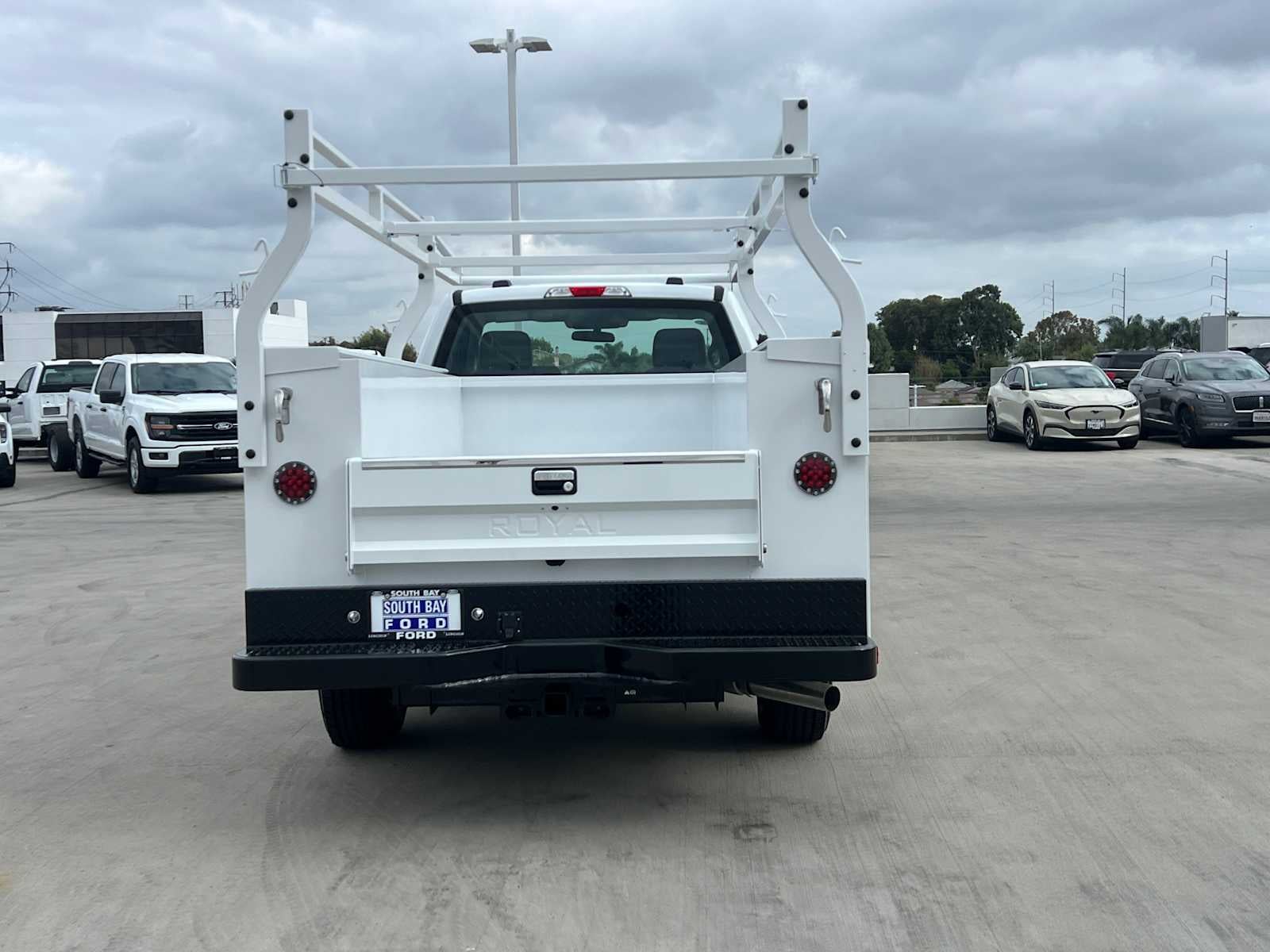 2027 Ford Super Duty F-250 SRW XL