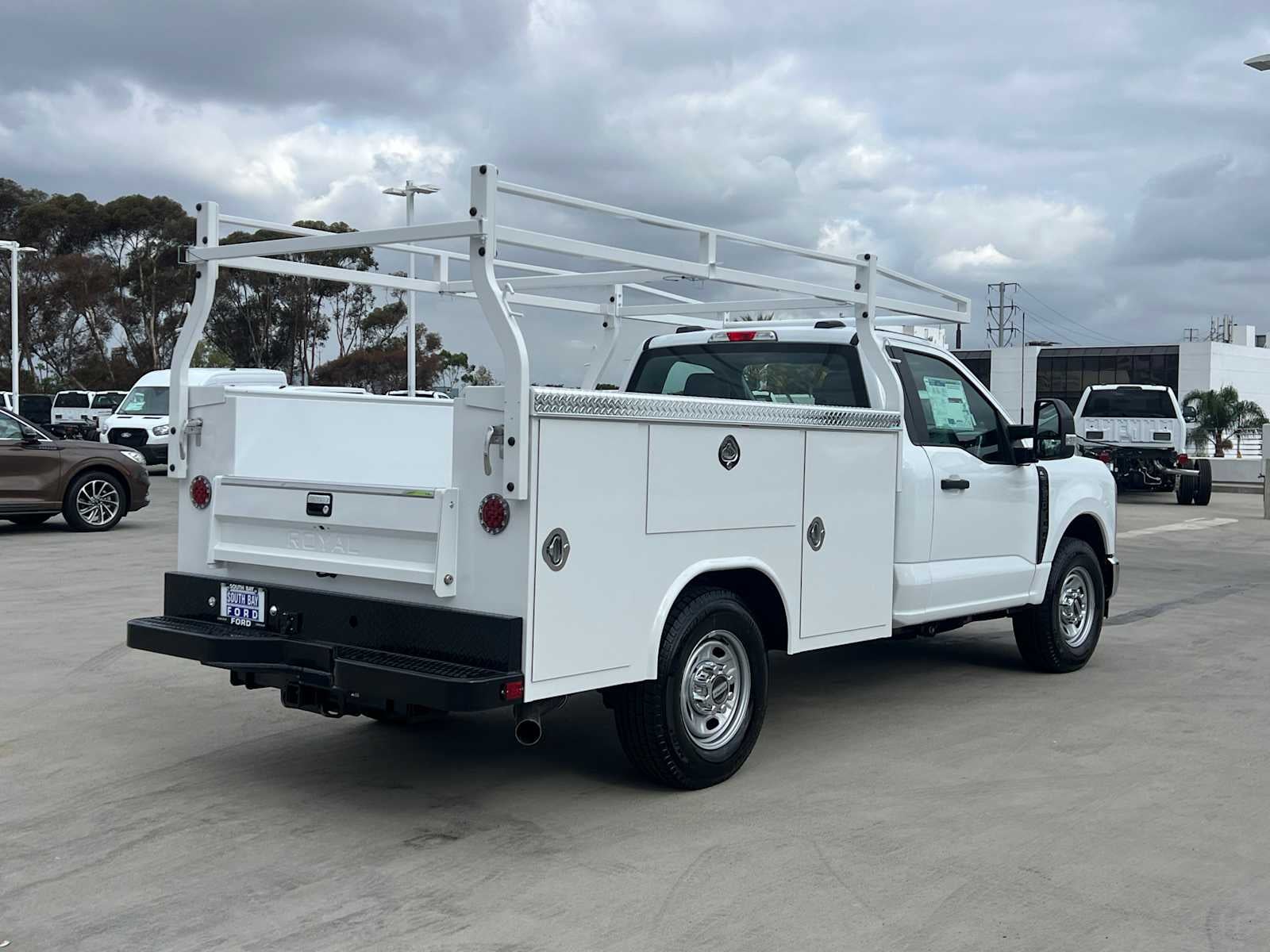 2027 Ford Super Duty F-250 SRW XL