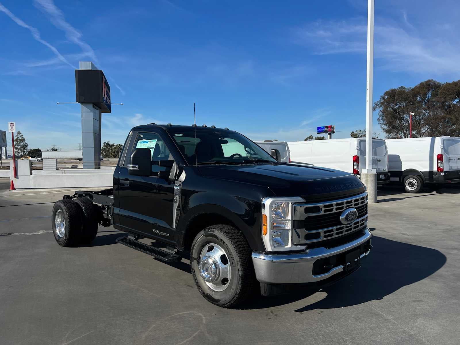 2024 Ford Super Duty F-350 DRW F-350® XLT