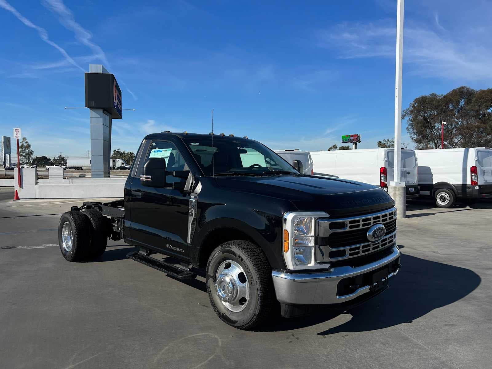 2024 Ford Super Duty F-350 DRW XL