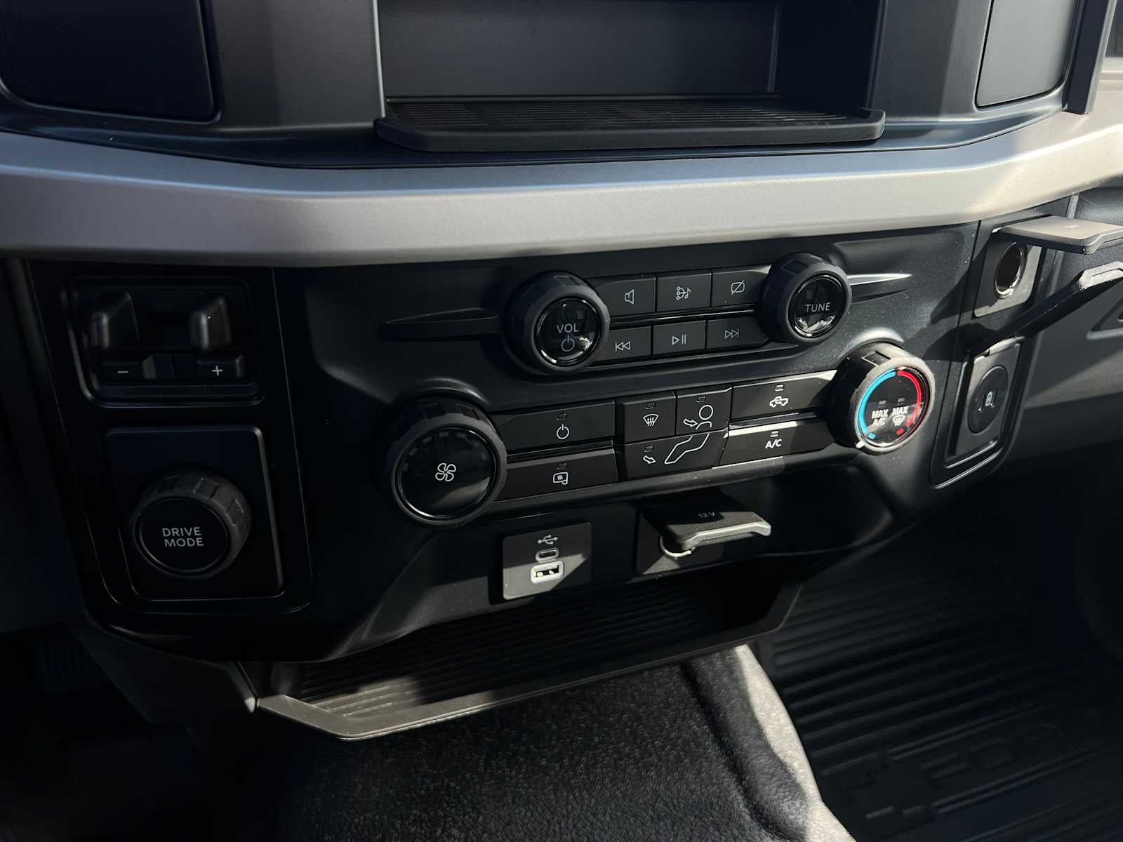 2024 Ford Super Duty F-550 DRW F-550® XL