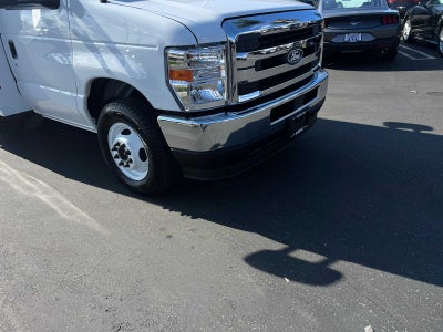 2026 Ford E-Series Cutaway E-350 SRW