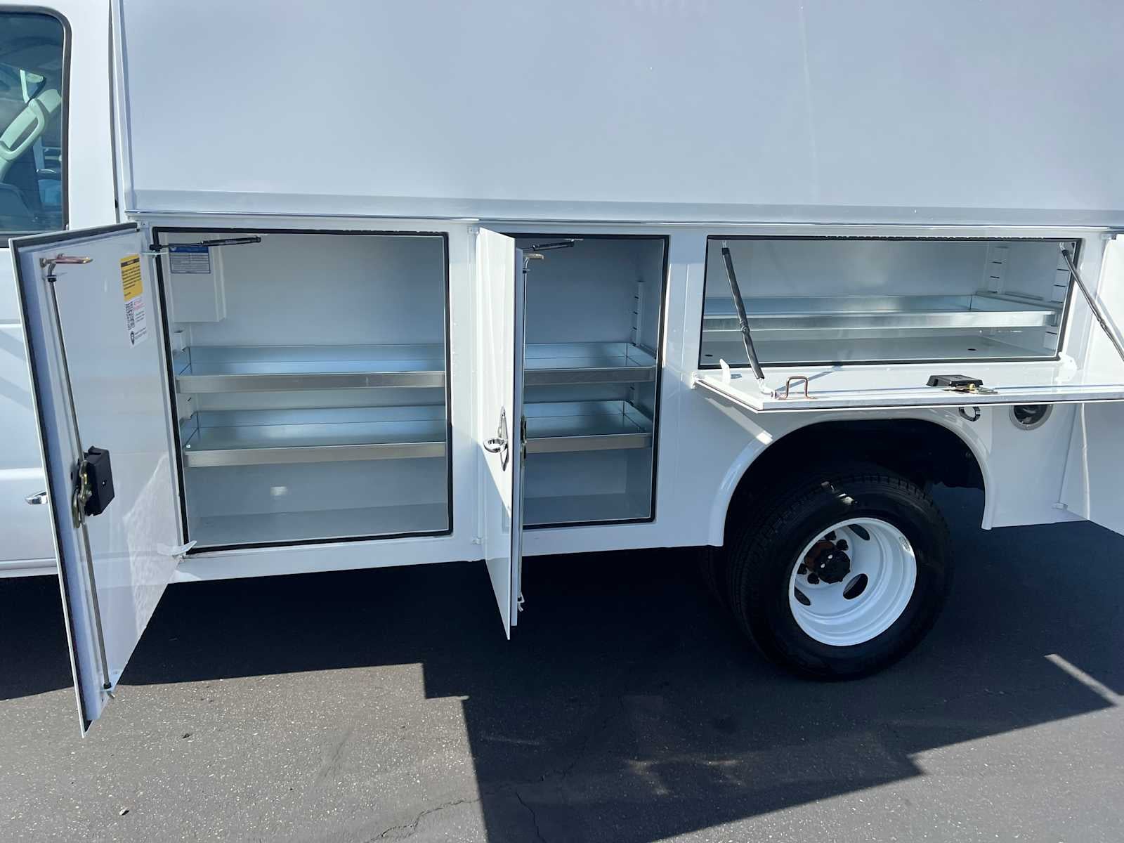 2026 Ford E-Series Cutaway E-350 SRW