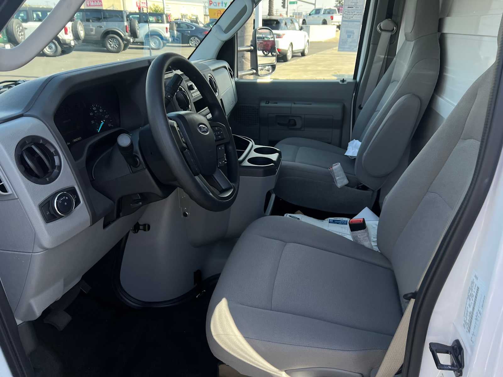 2026 Ford E-Series Cutaway E-350 SRW