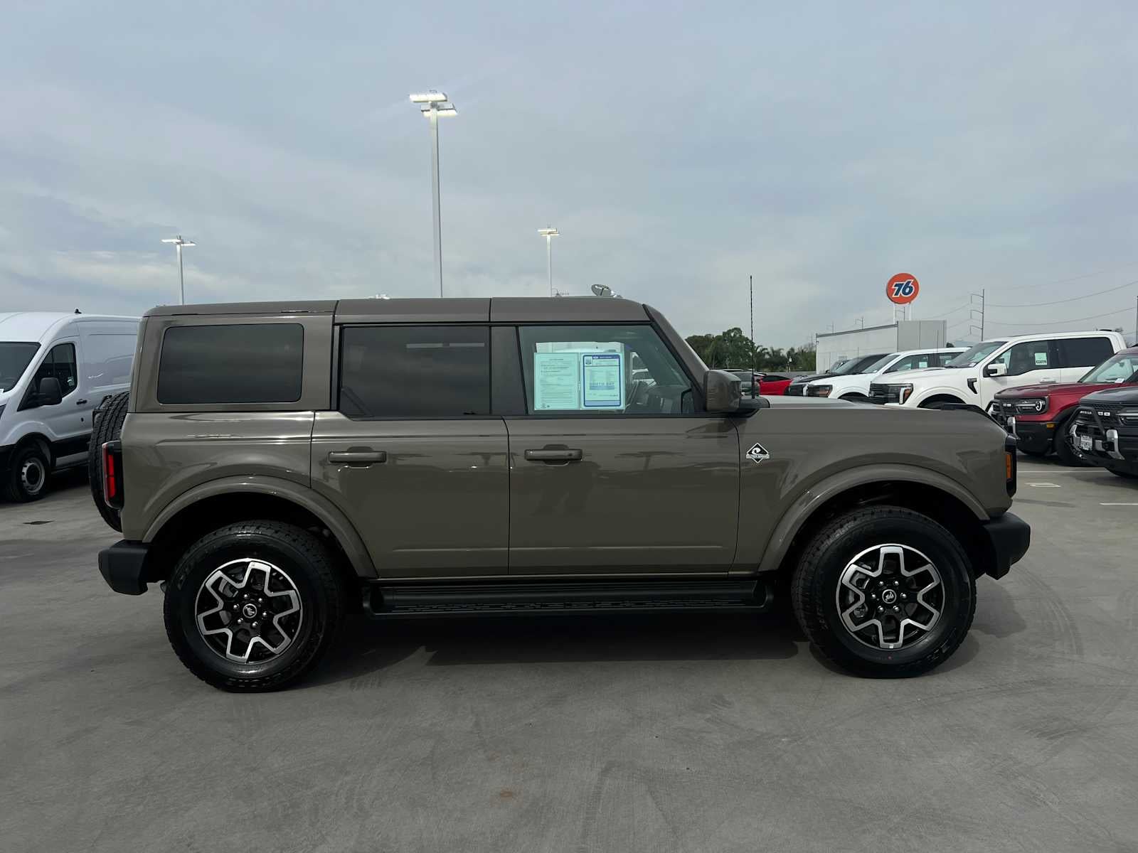 2025 Ford Bronco Outer Banks