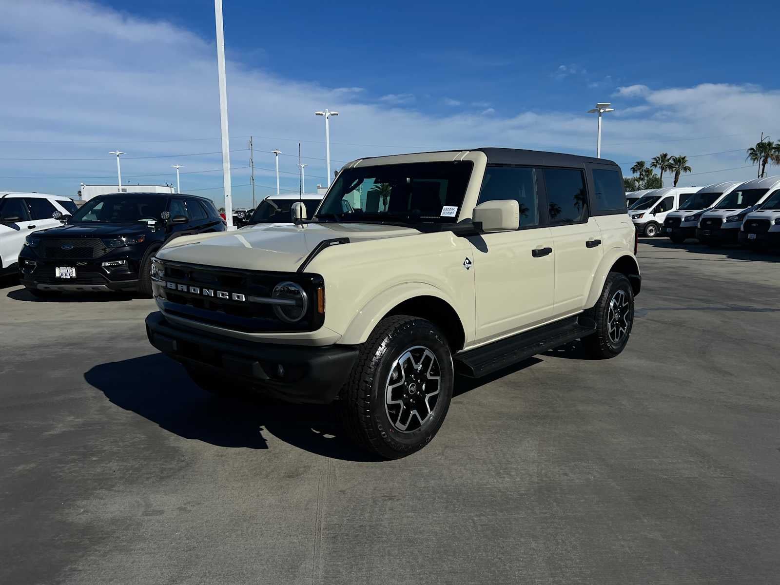 2026 Ford Bronco Outer Banks
