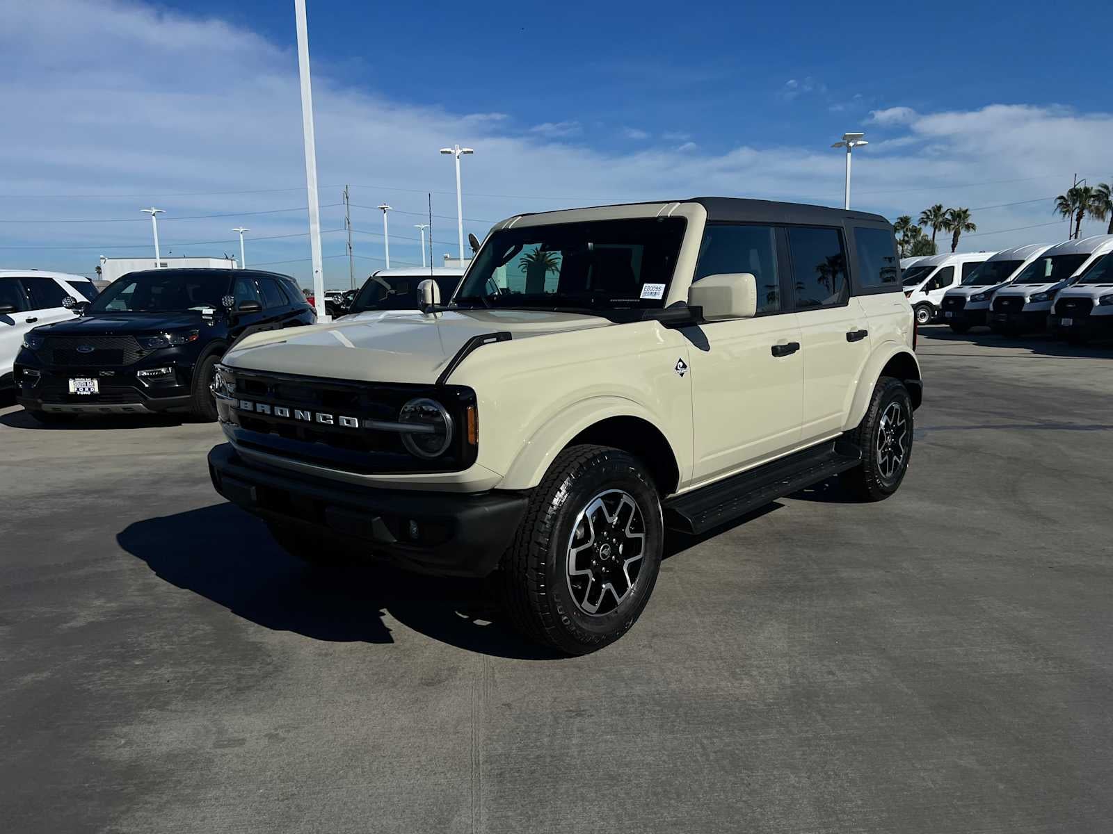 2026 Ford Bronco Outer Banks