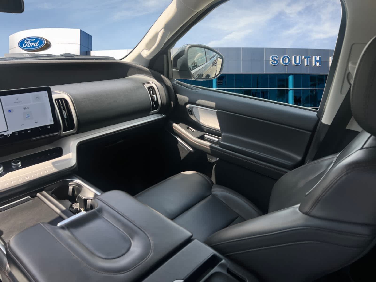2025 Ford Expedition Active