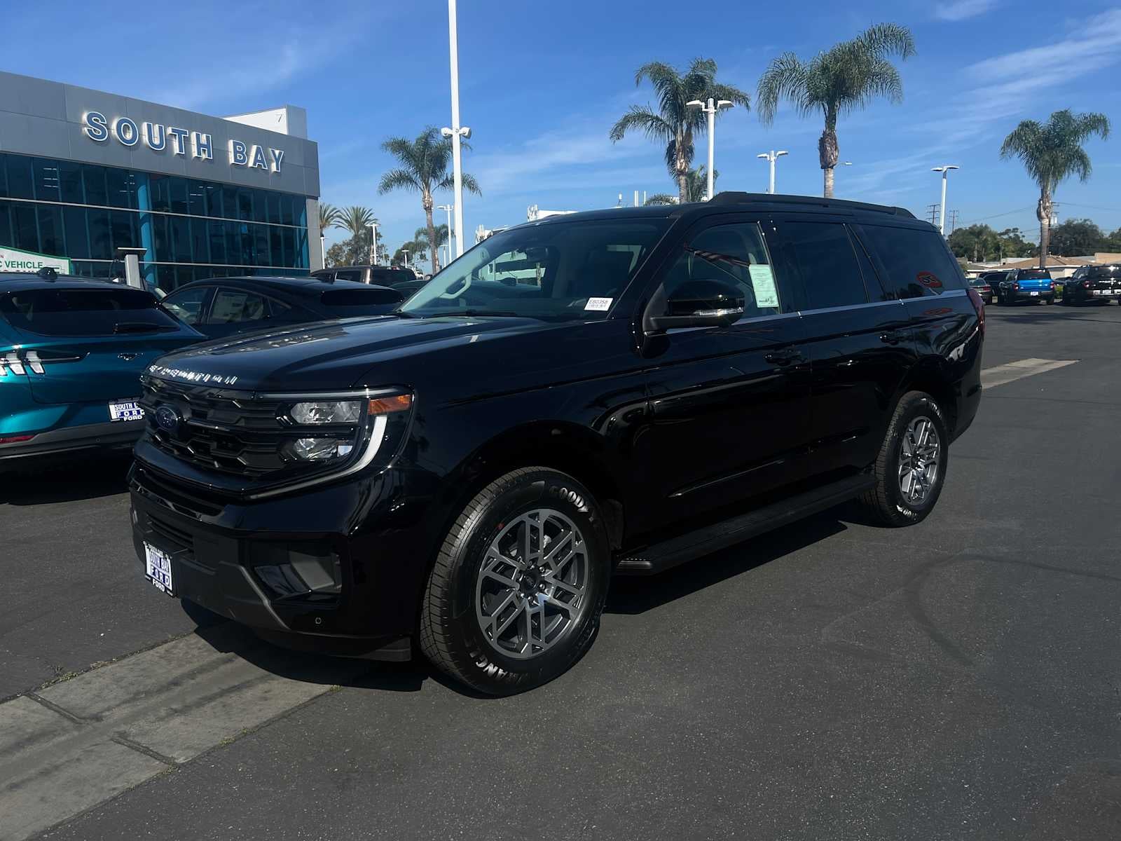 2026 Ford Expedition Active