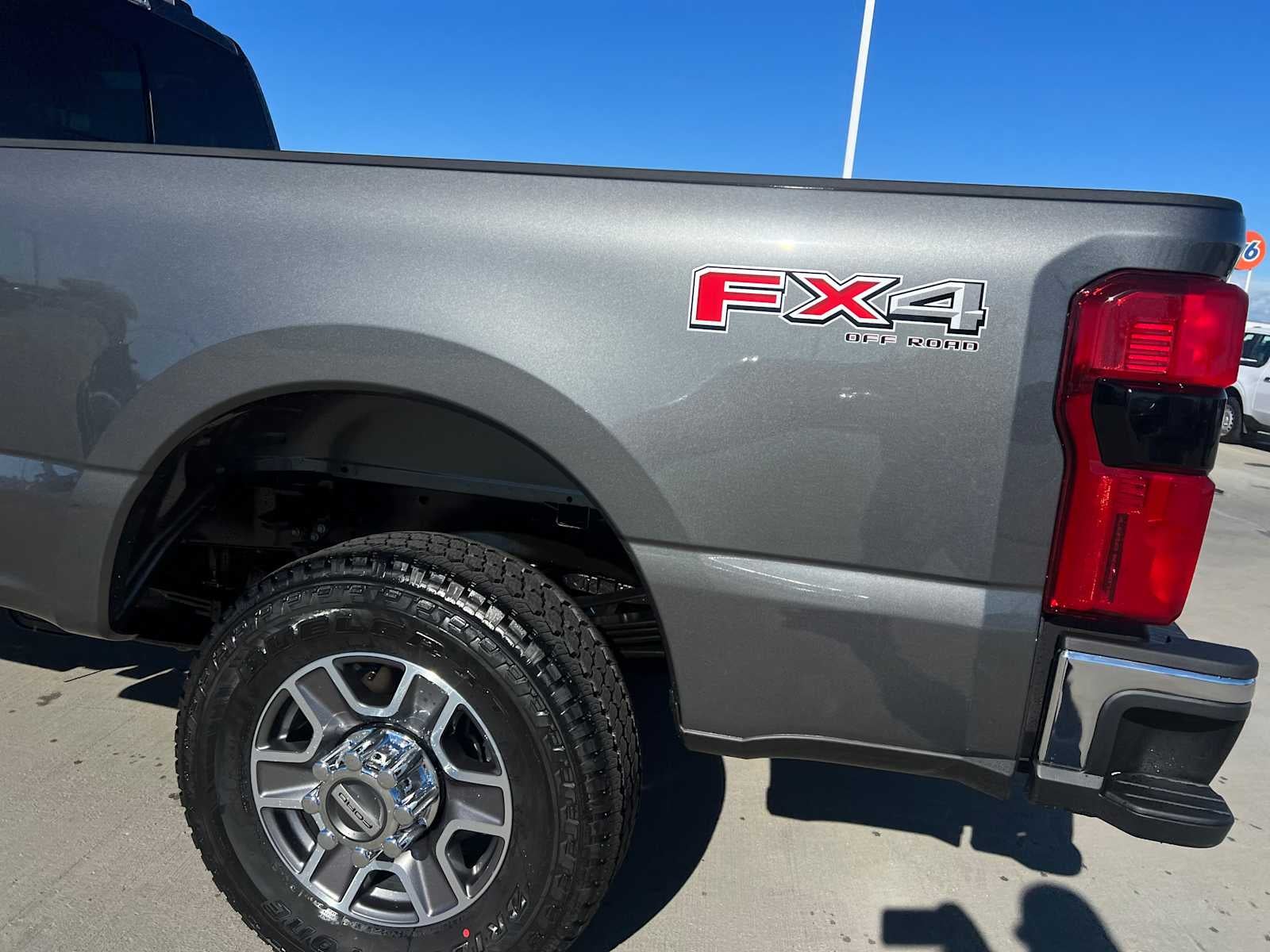 2026 Ford Super Duty F-350 SRW F-350® Lariat®