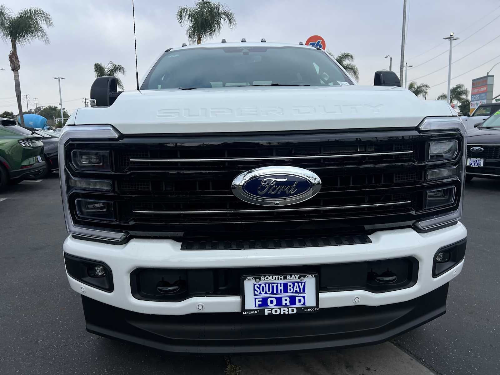 2026 Ford Super Duty F-350 SRW F-350® Platinum®