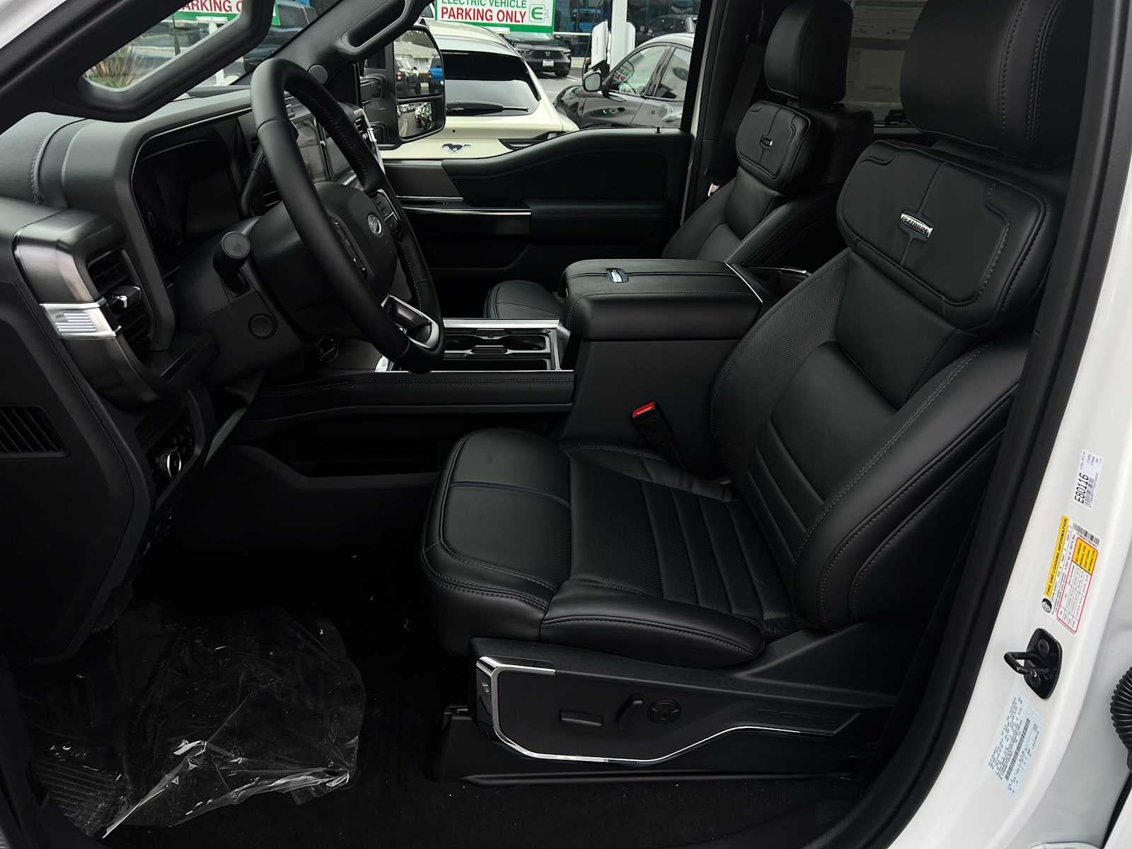 2026 Ford Super Duty F-350 SRW F-350® Platinum®