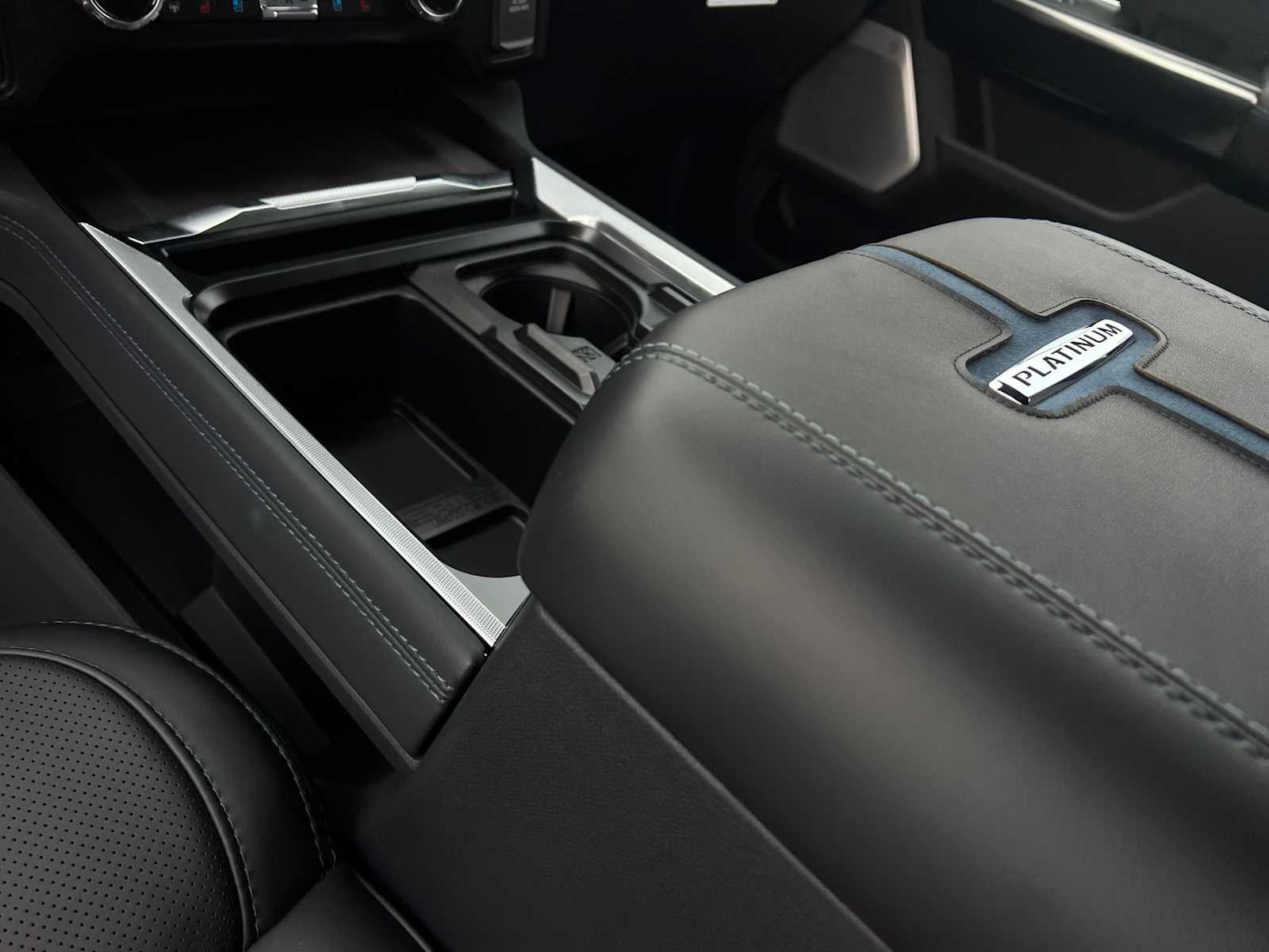 2026 Ford Super Duty F-350 SRW F-350® Platinum®