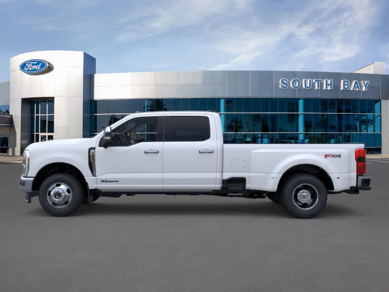 2026 Ford Super Duty F-350 DRW LARIAT