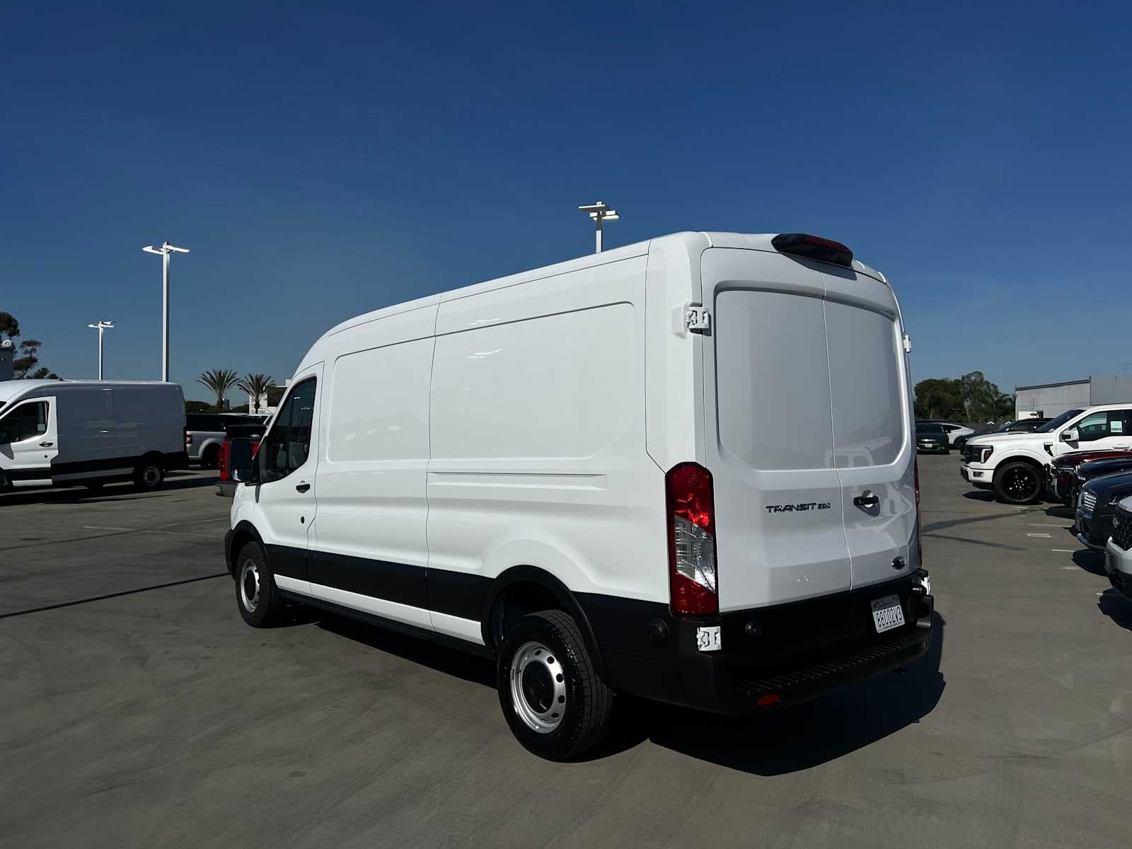 2024 Ford Transit 148 WB Medium Roof Cargo