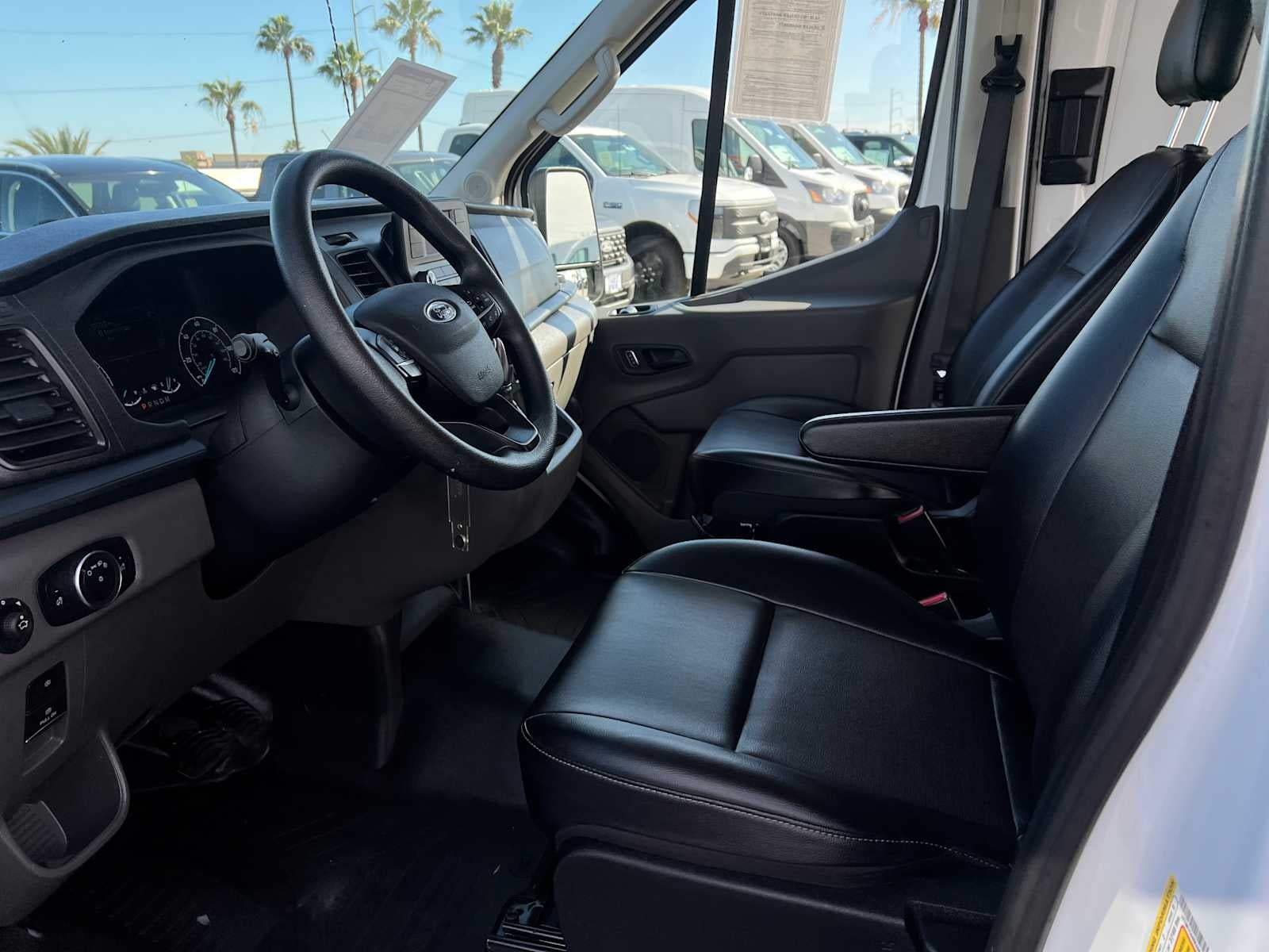 2024 Ford Transit 148 WB Medium Roof Cargo