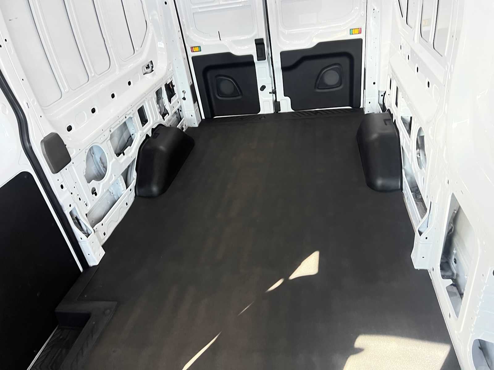 2024 Ford Transit T-250 148" Med Rf 9070 GVWR RWD