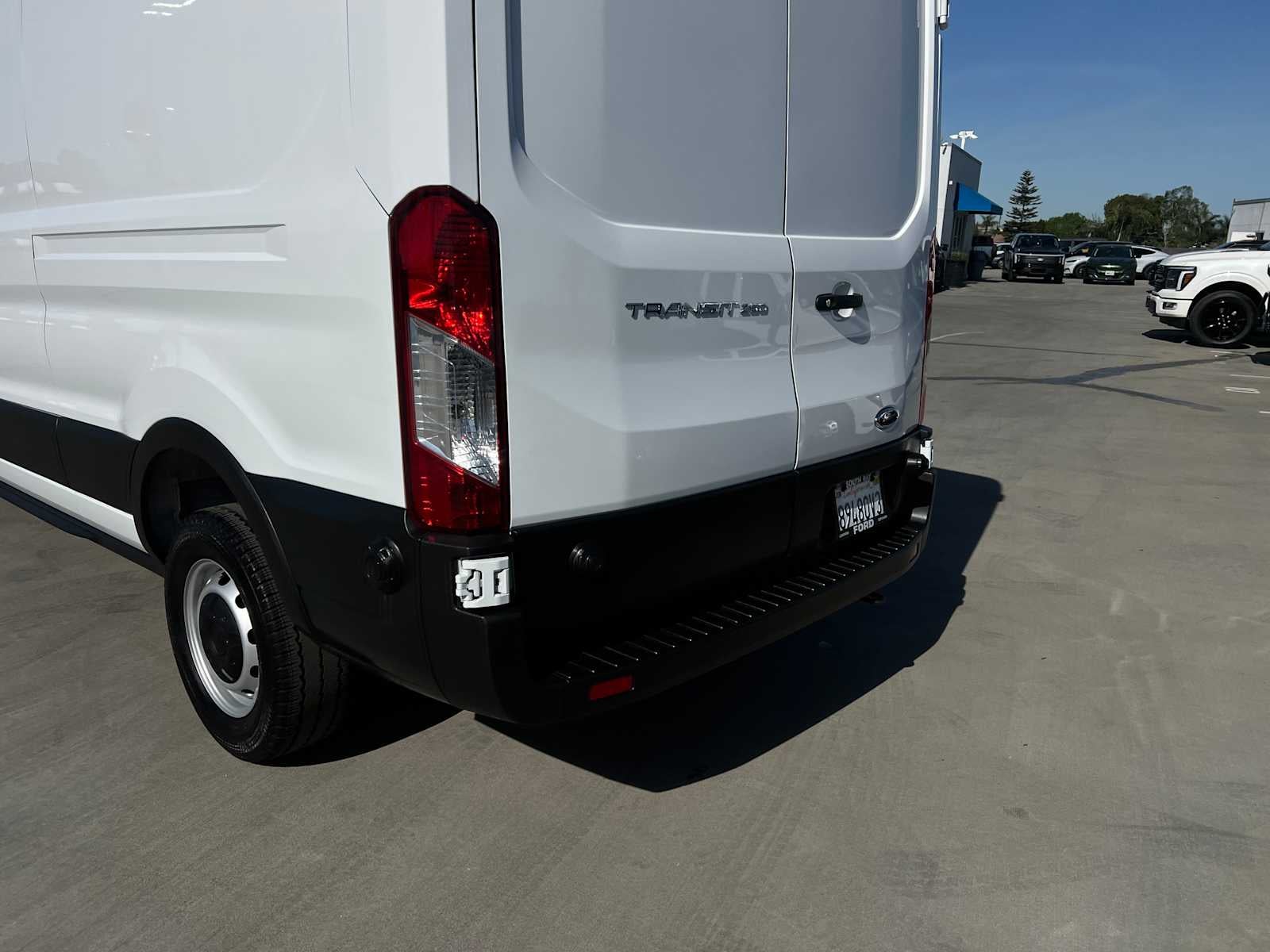 2024 Ford Transit 148 WB Medium Roof Cargo