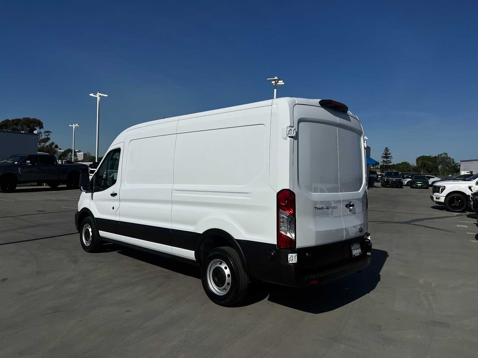 2024 Ford Transit 148 WB Medium Roof Cargo