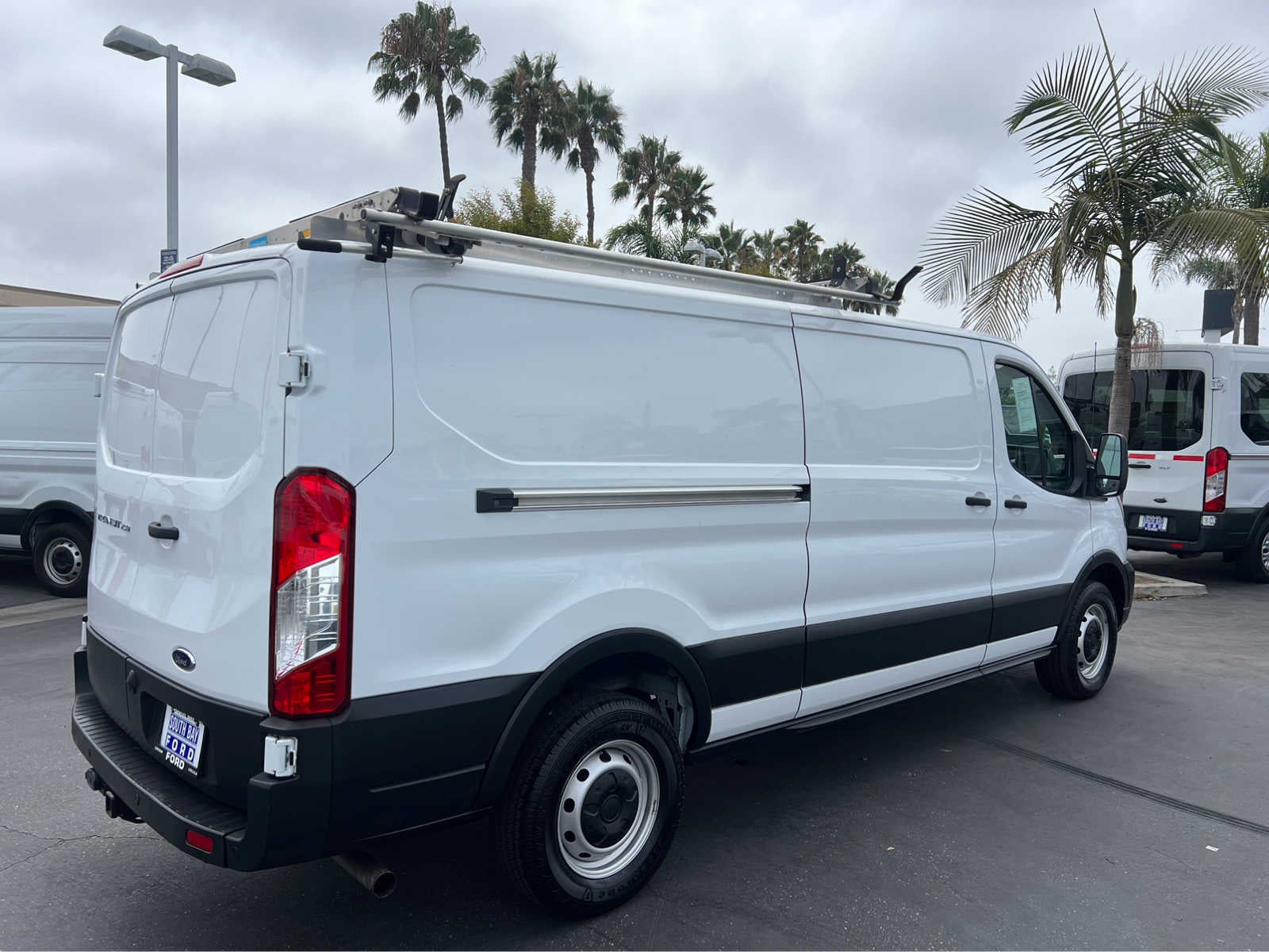 2021 Ford Transit T-250 130" Low Rf 9070 GVWR RWD
