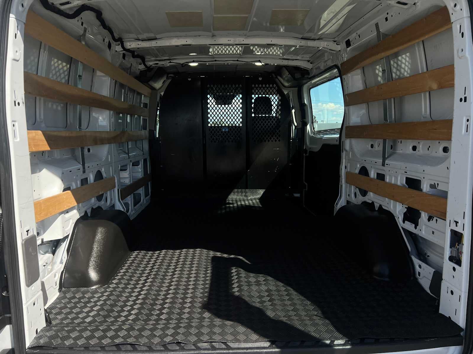 2024 Ford Transit T-250 130" Low Rf 9070 GVWR RWD