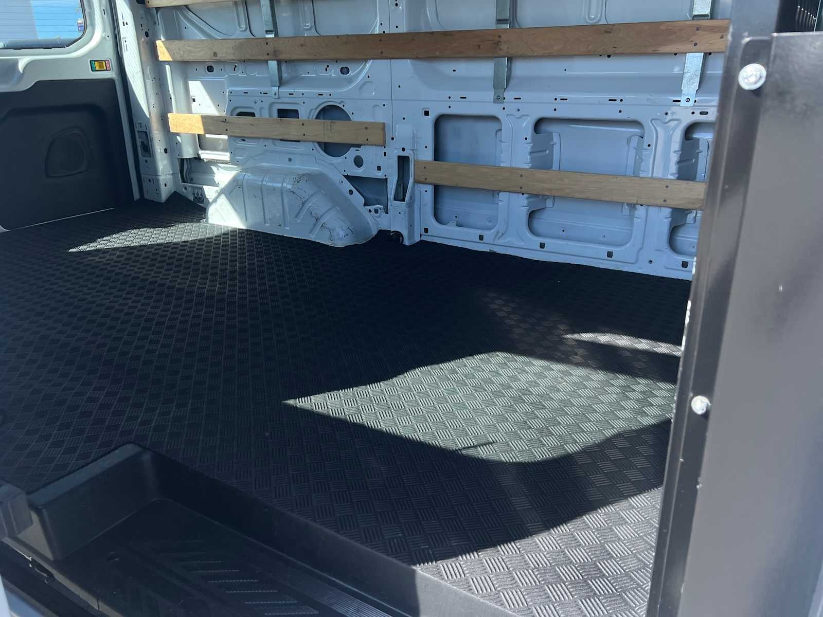 2024 Ford Transit T-250 130" Low Rf 9070 GVWR RWD