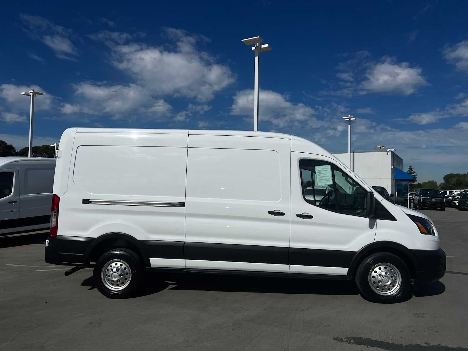 2023 Ford Transit T-250 130" Med Rf 9070 GVWR AWD