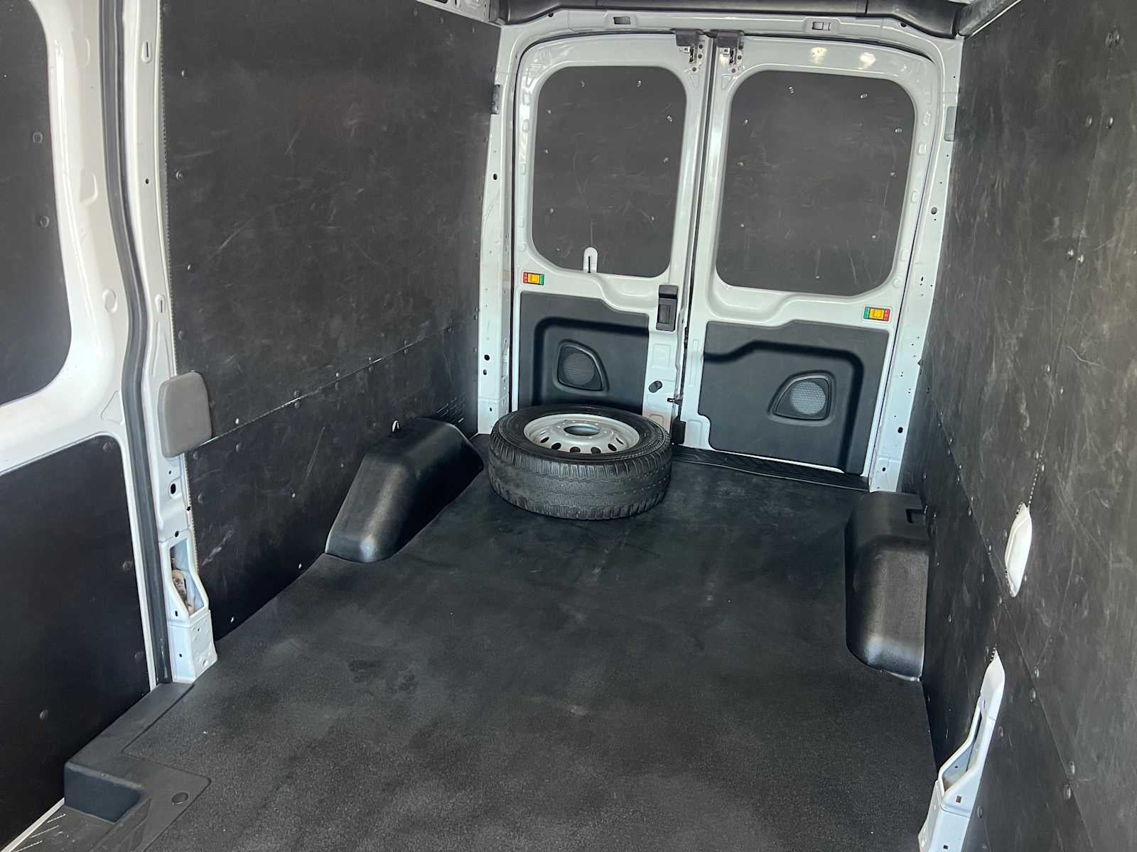 2023 Ford Transit Cargo Van T-250 130" Med Rf 9070 GVWR AWD