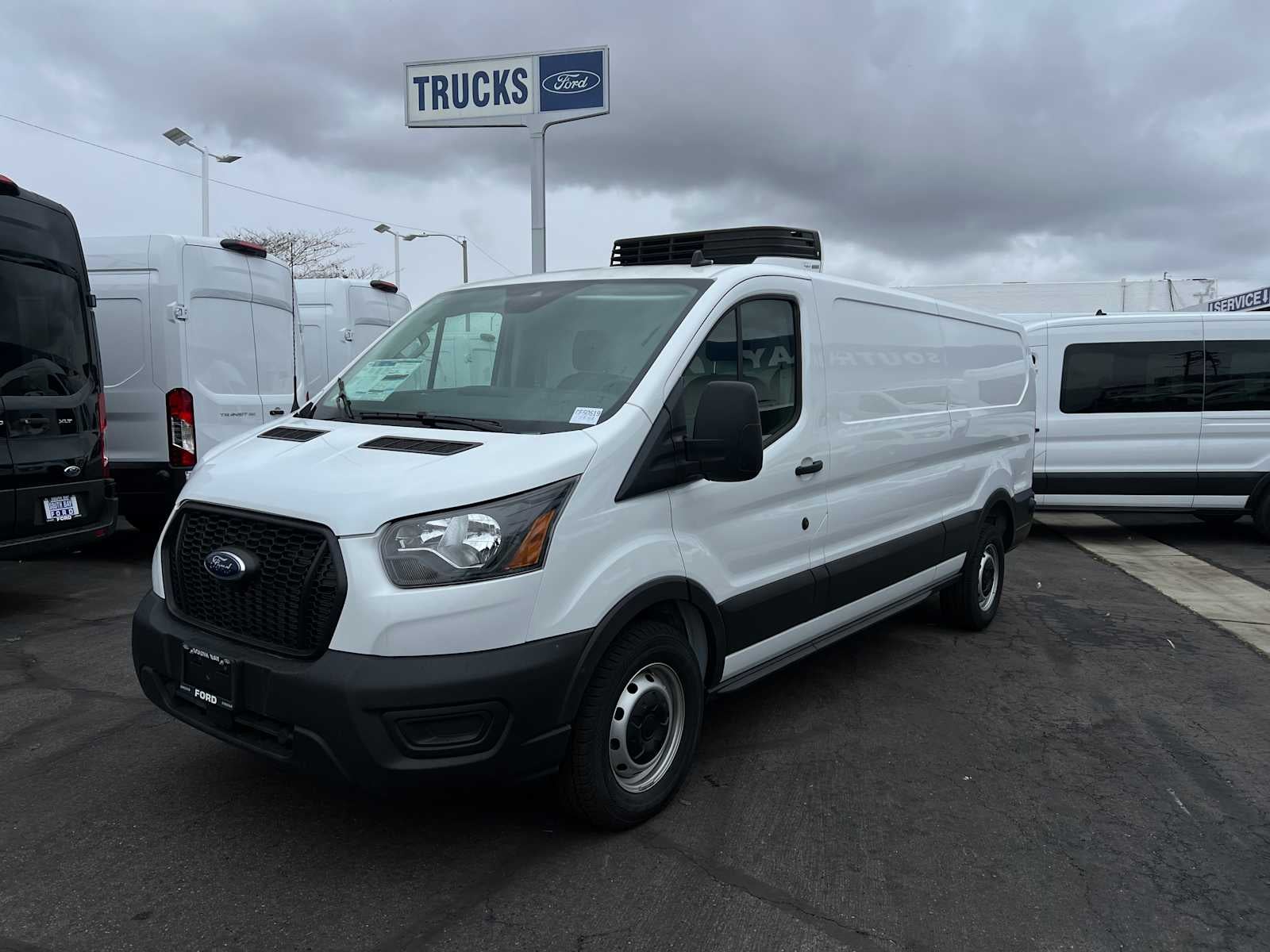 2023 Ford Transit T-350 148" Low Rf 9500 GVWR RWD