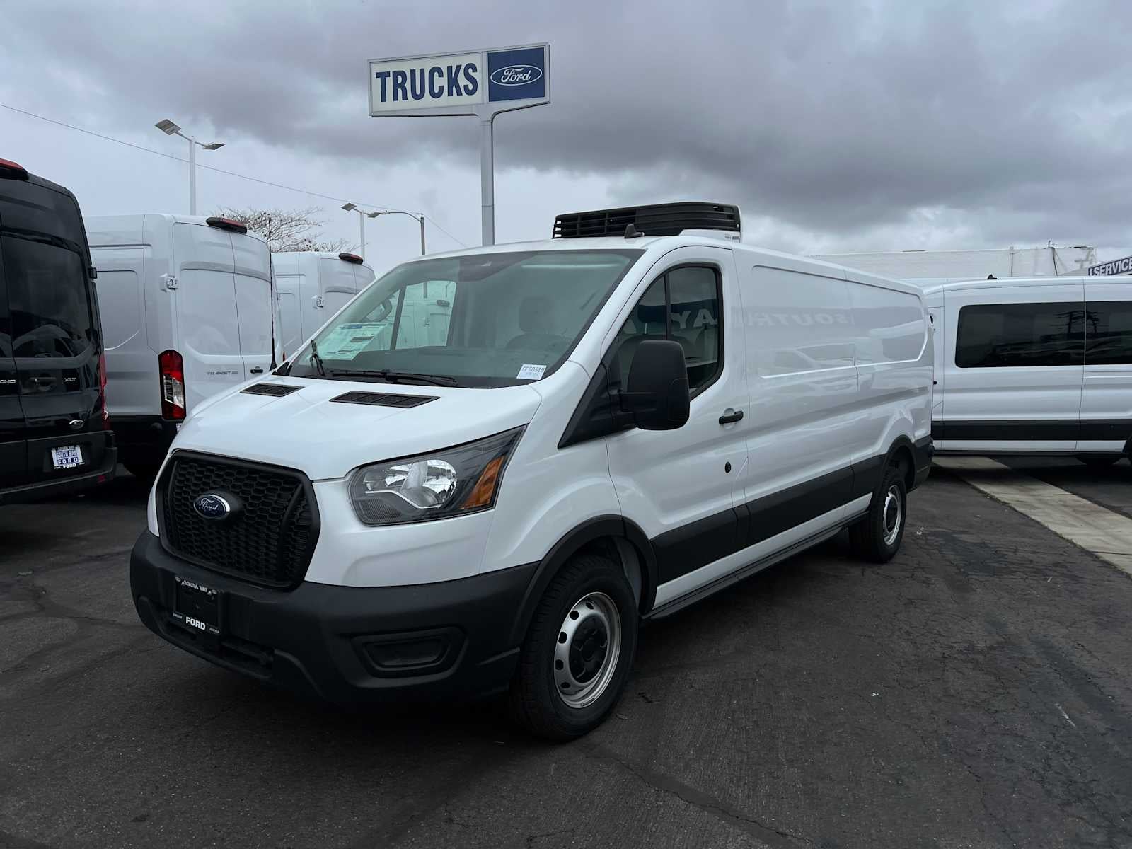 2023 Ford Transit T-350 148" Low Rf 9500 GVWR RWD