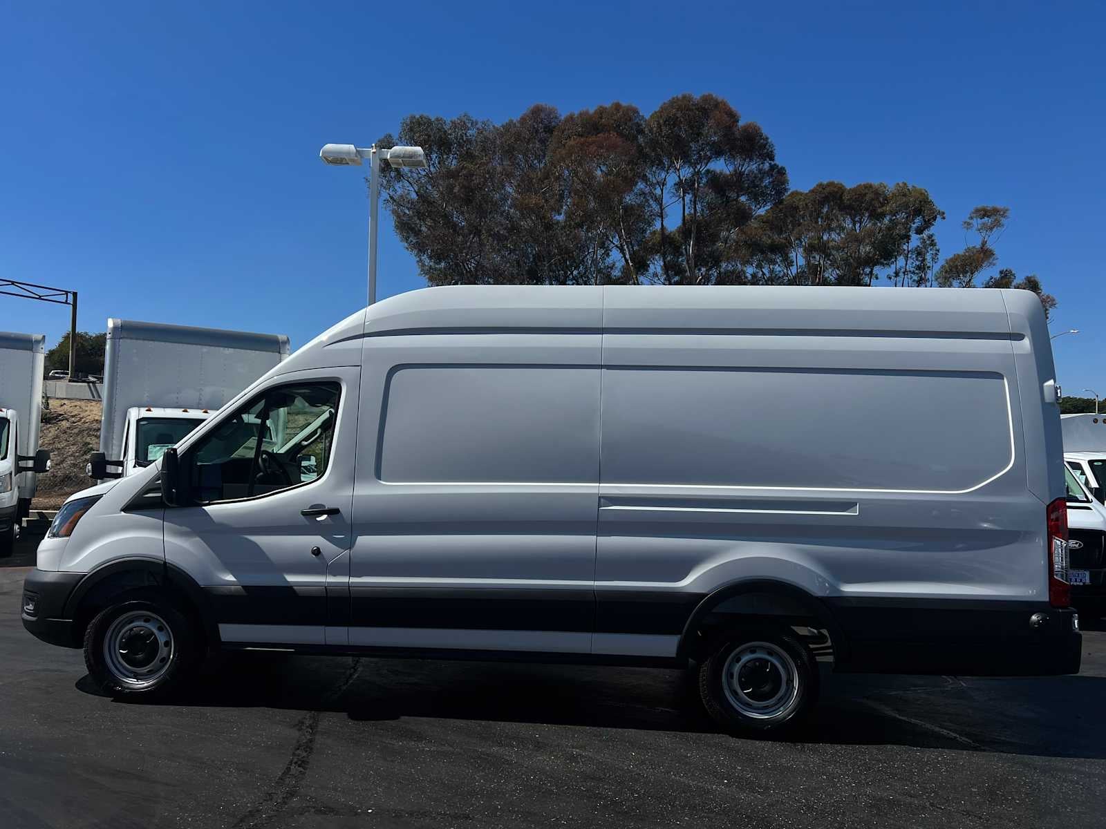 2025 Ford Transit T-350 148" EL Hi Rf 9500 GVWR RWD