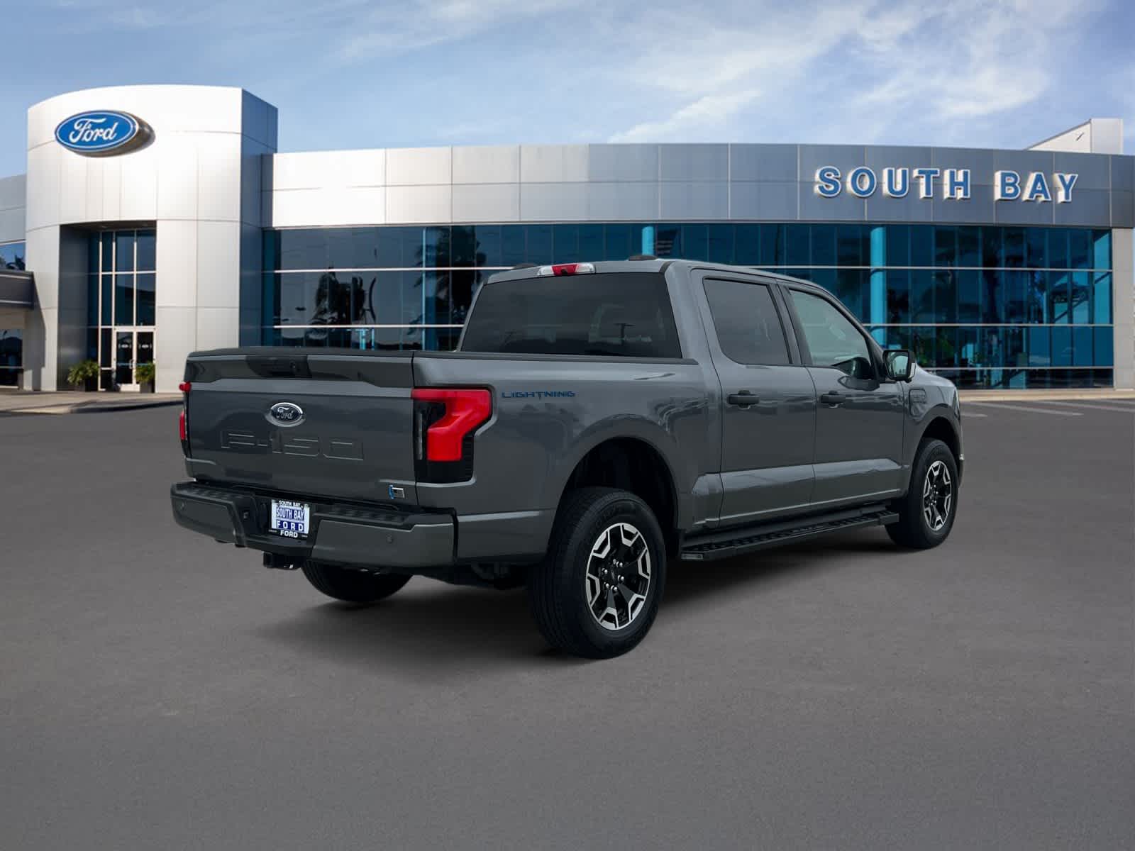 2023 Ford F-150 Lightning XLT