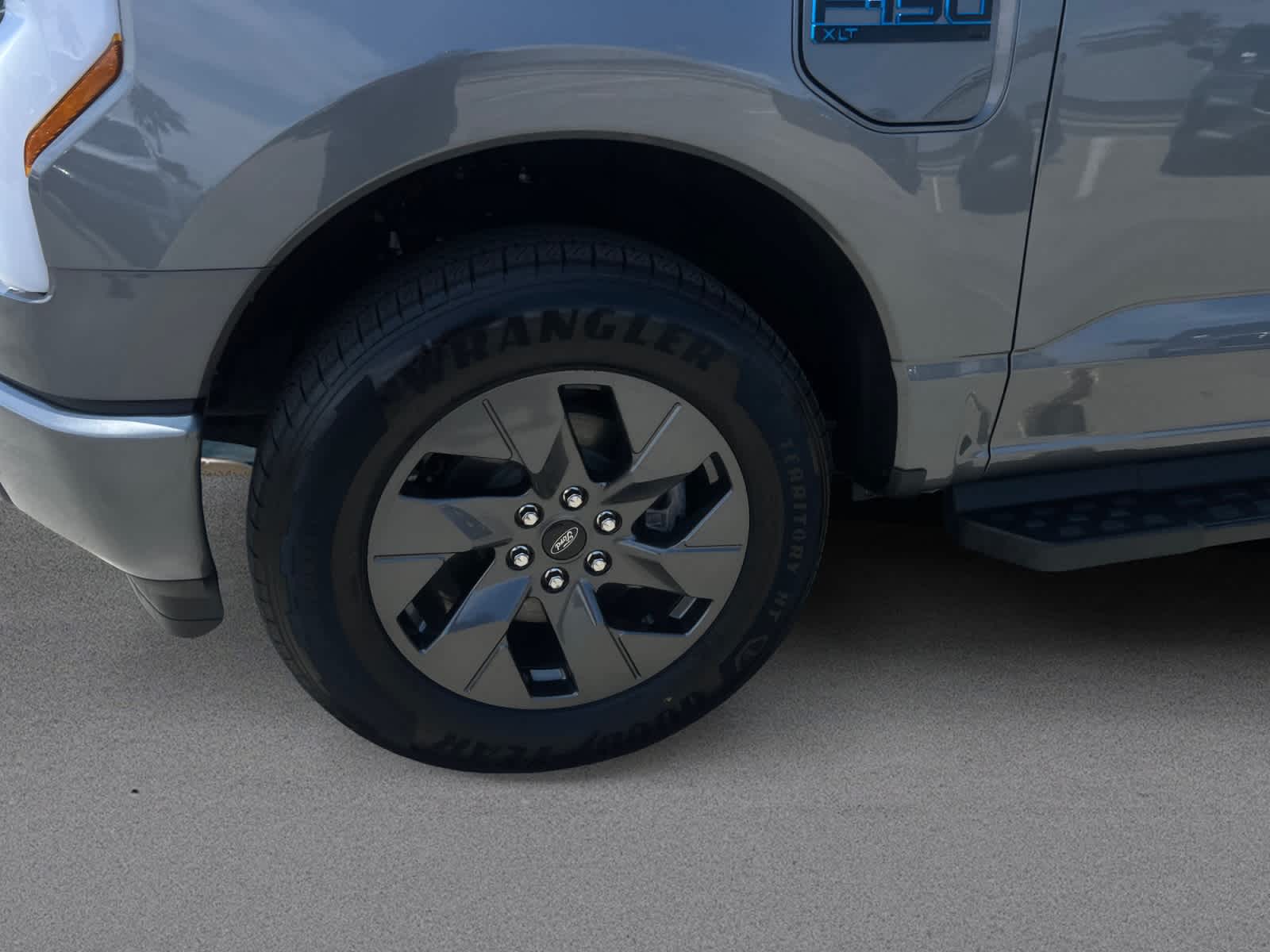 2024 Ford F-150 Lightning XLT