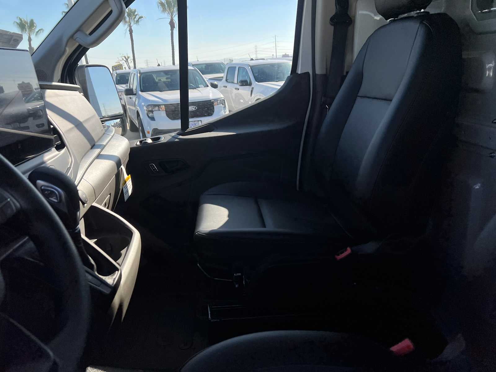 2025 Ford Transit T-150 130" Low Rf 8670 GVWR RWD