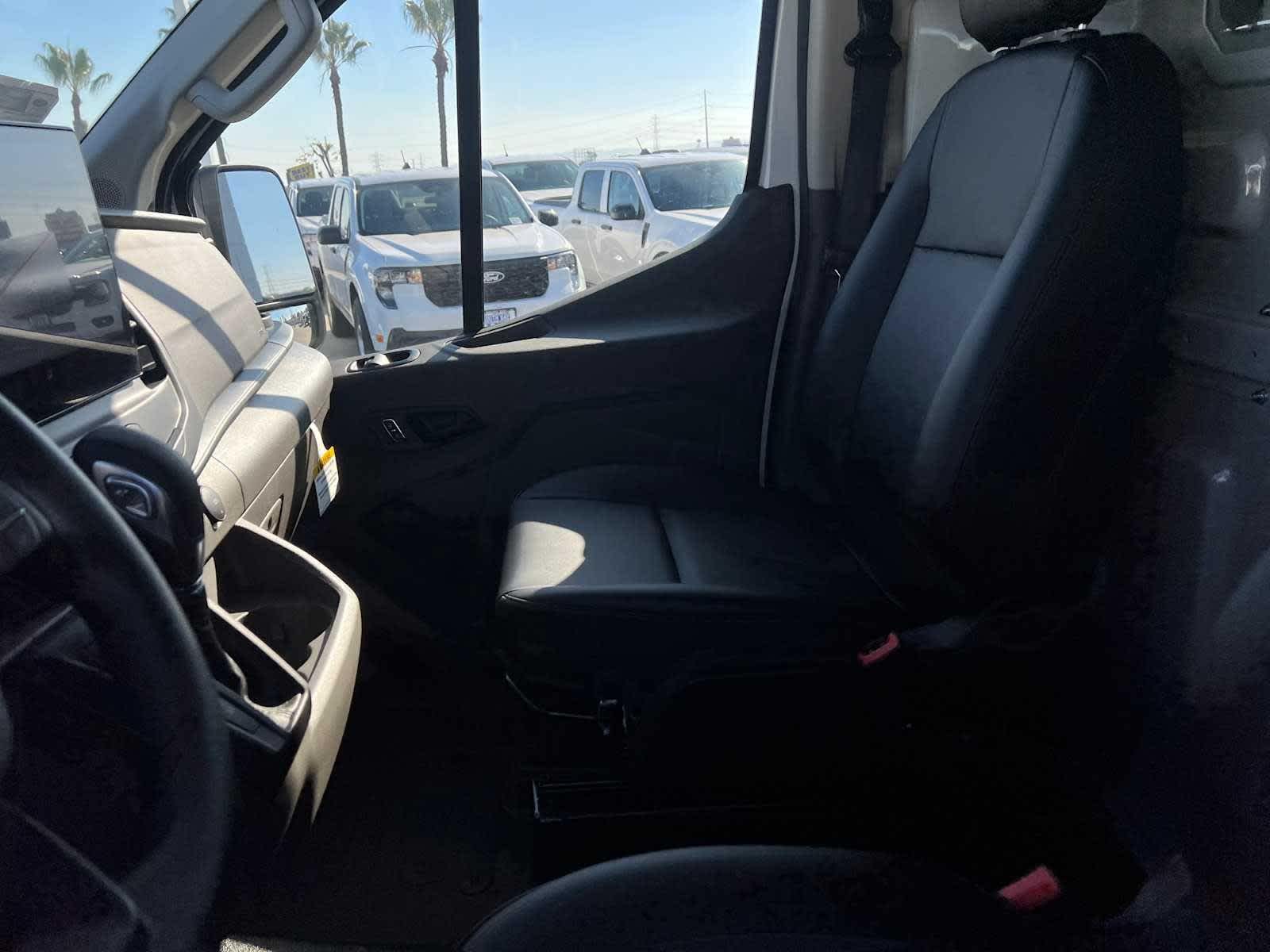 2025 Ford Transit T-150 130" Low Rf 8670 GVWR RWD