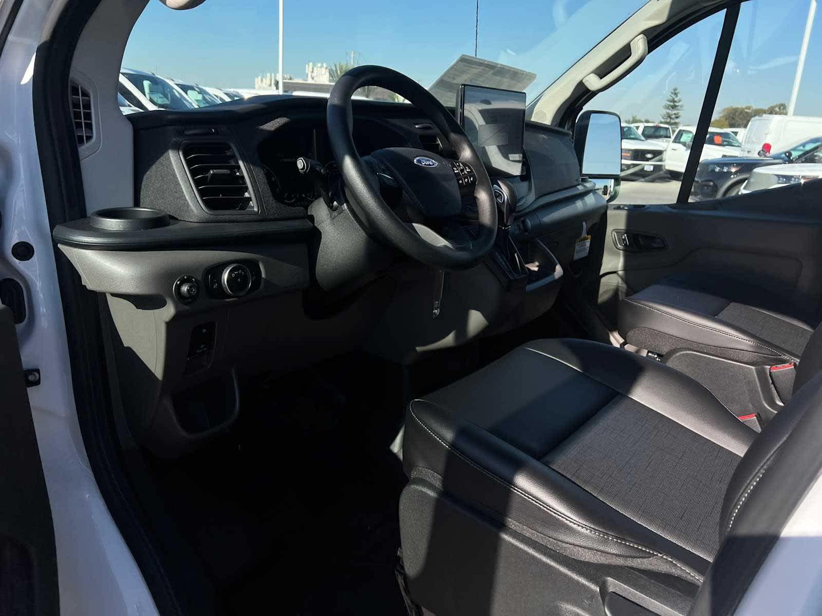 2025 Ford Transit T-150 130" Low Rf 8670 GVWR RWD