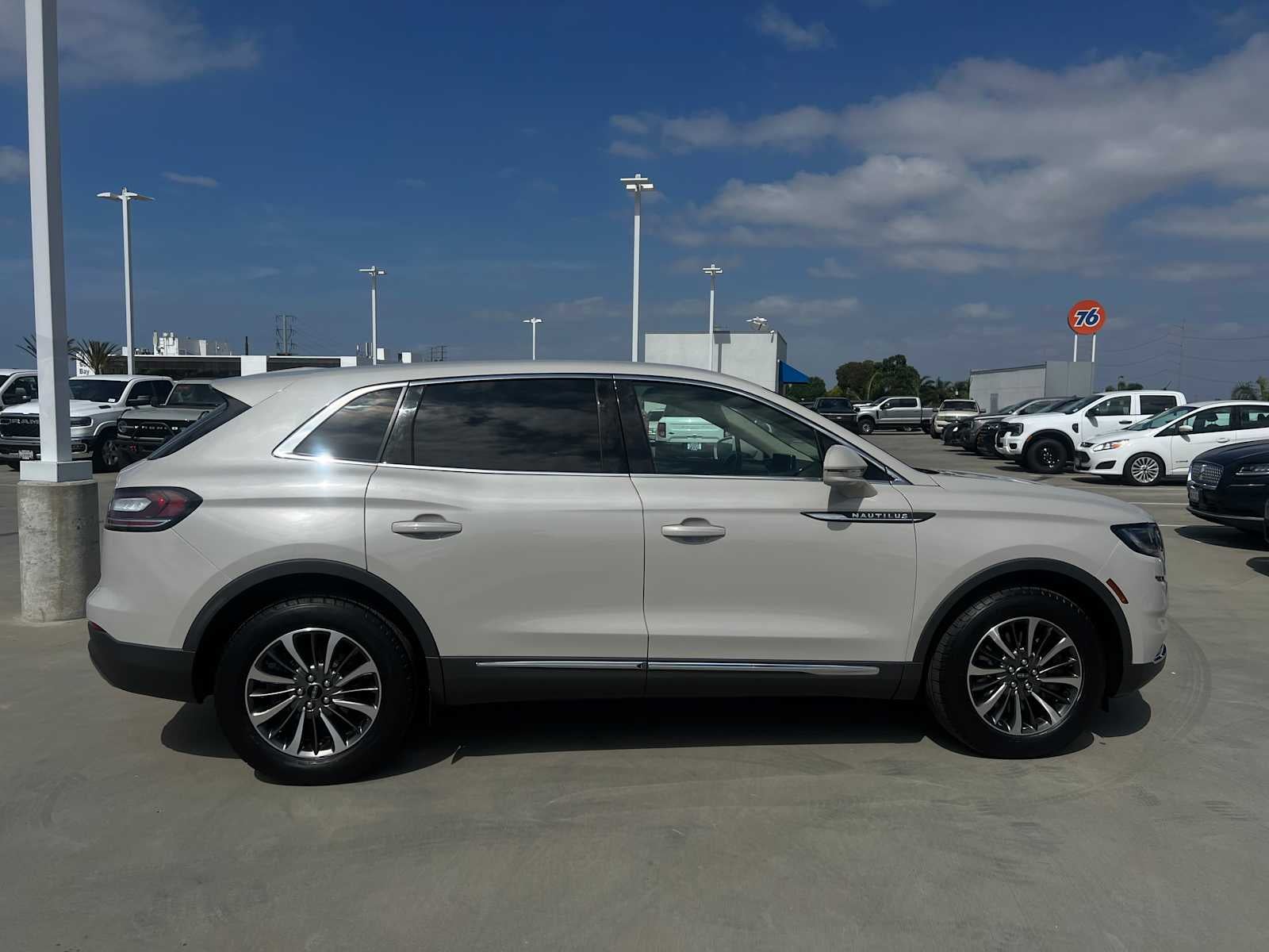 2023 Lincoln Nautilus Standard