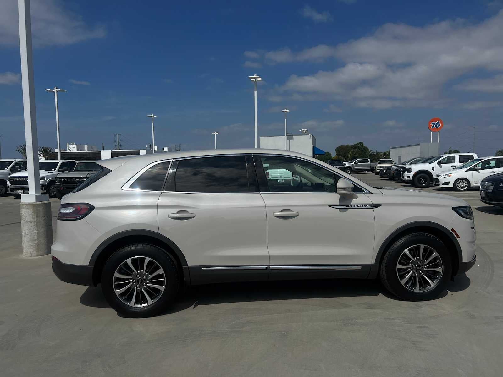 2023 Lincoln Nautilus Standard