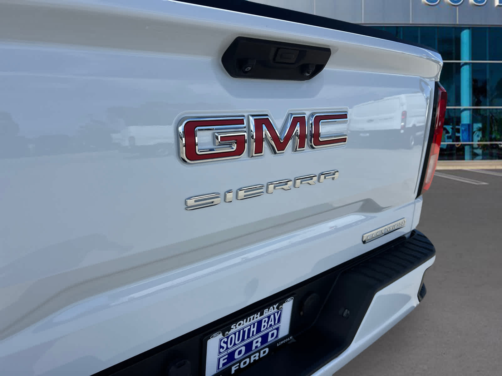 2024 GMC Sierra 1500 Elevation