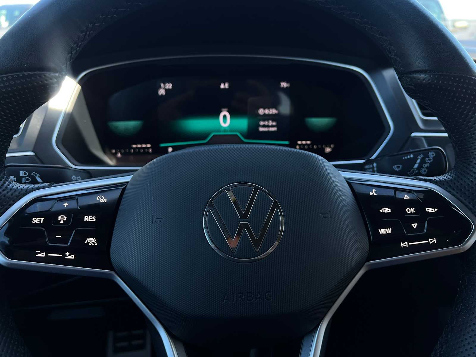 2023 Volkswagen Tiguan SE R-Line Black