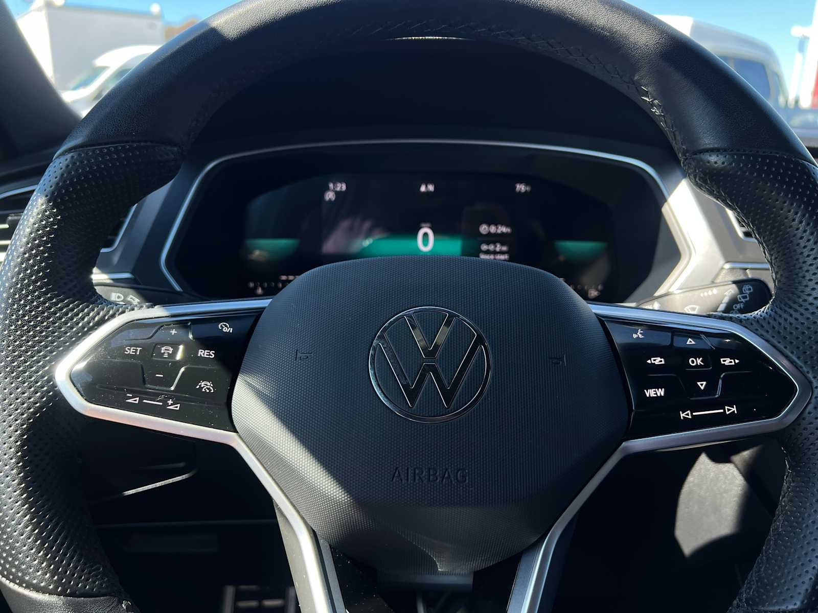 2023 Volkswagen Tiguan SE R-Line Black