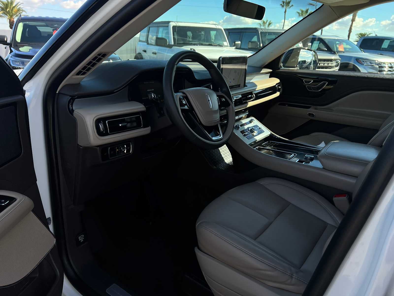 2023 Lincoln Aviator Standard