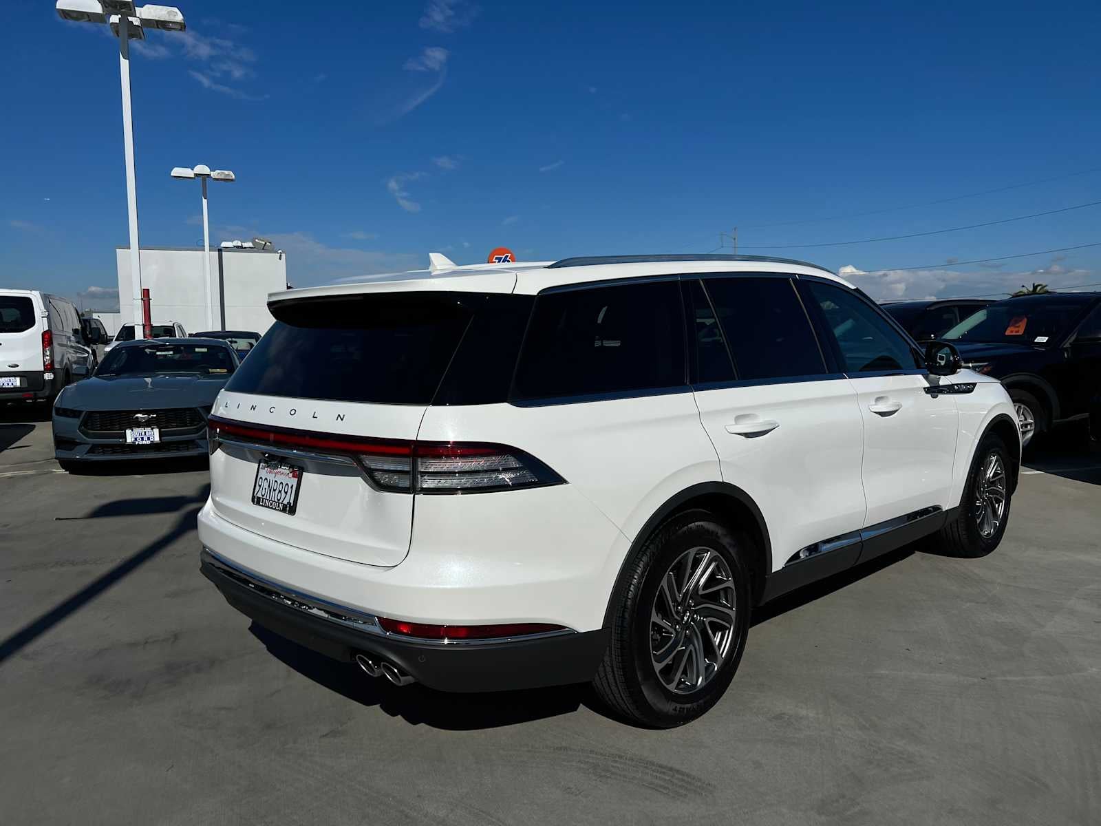 2023 Lincoln Aviator Standard